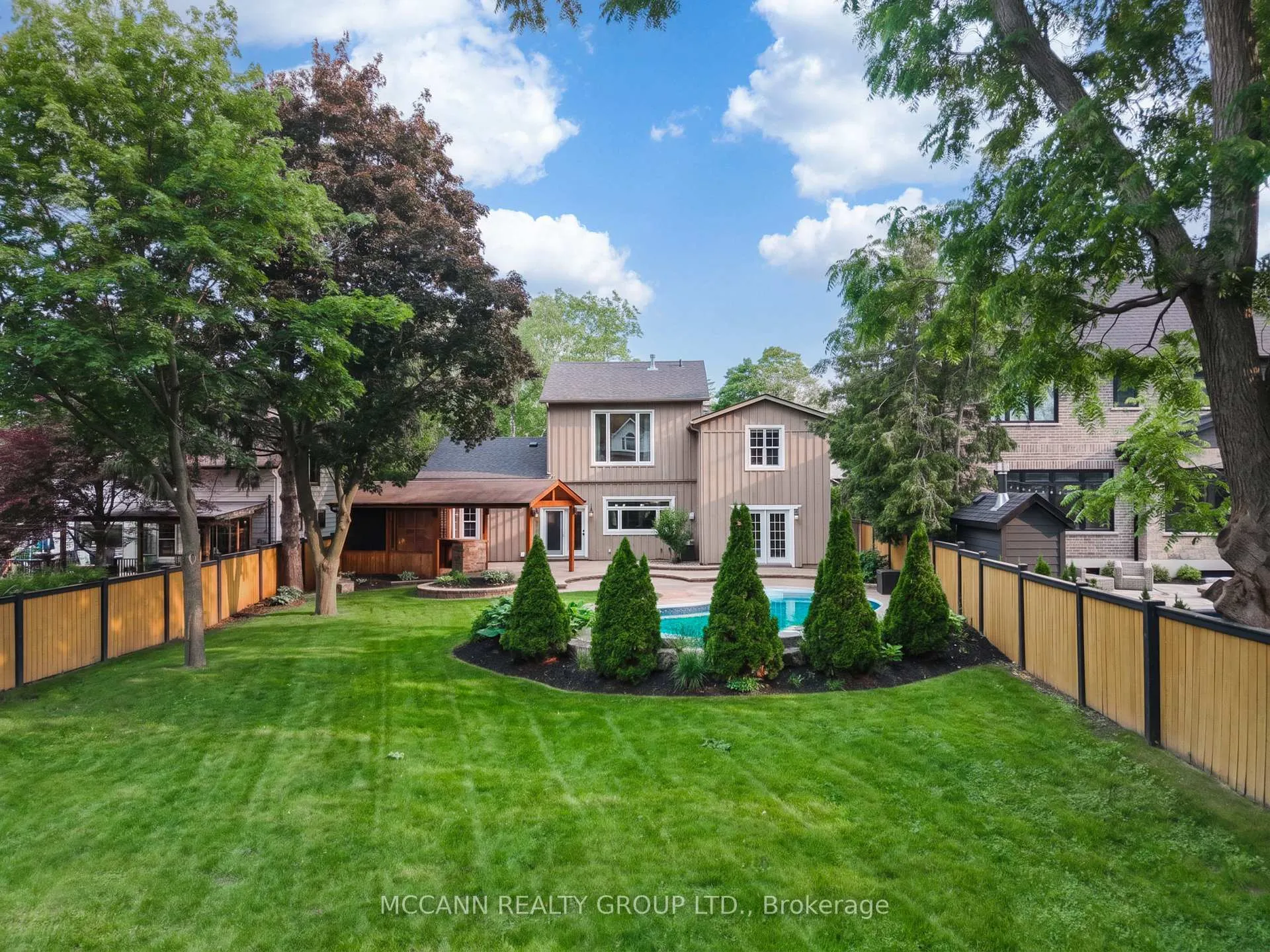 Photo 32 of 9 Charles Street, Whitby, Brooklin — HOMEH