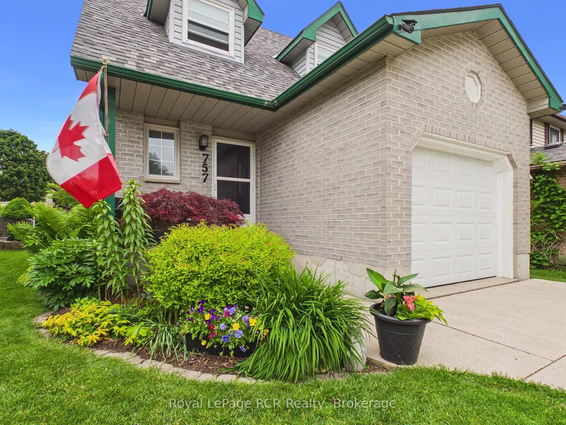 Photo 3 of 757 Mackendrick Drive, Kincardine — HOMEH