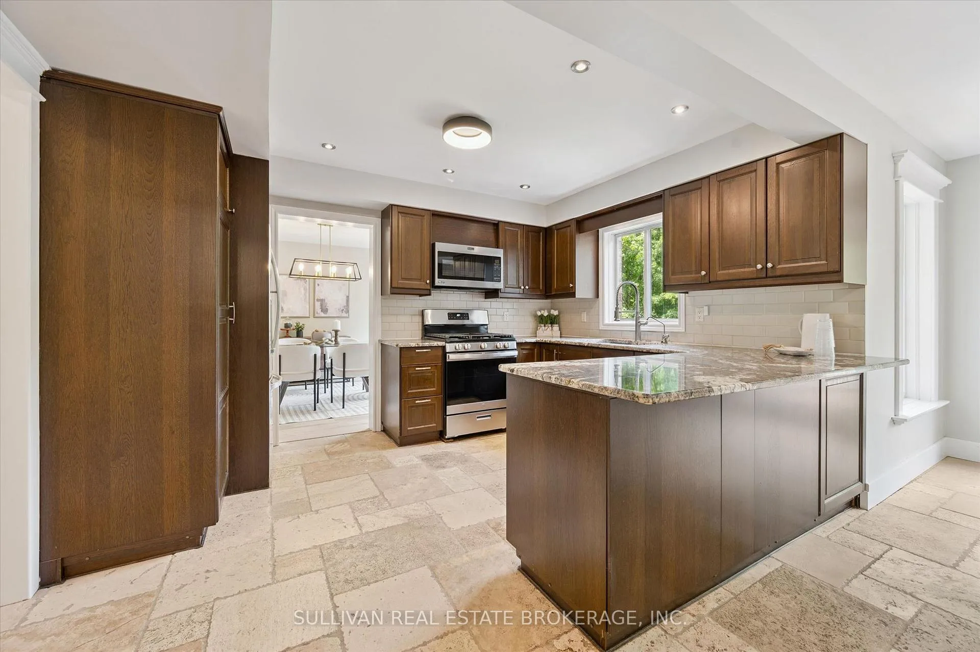 Photo 12 of 518 Grand Ridge Drive, Cambridge — HOMEH