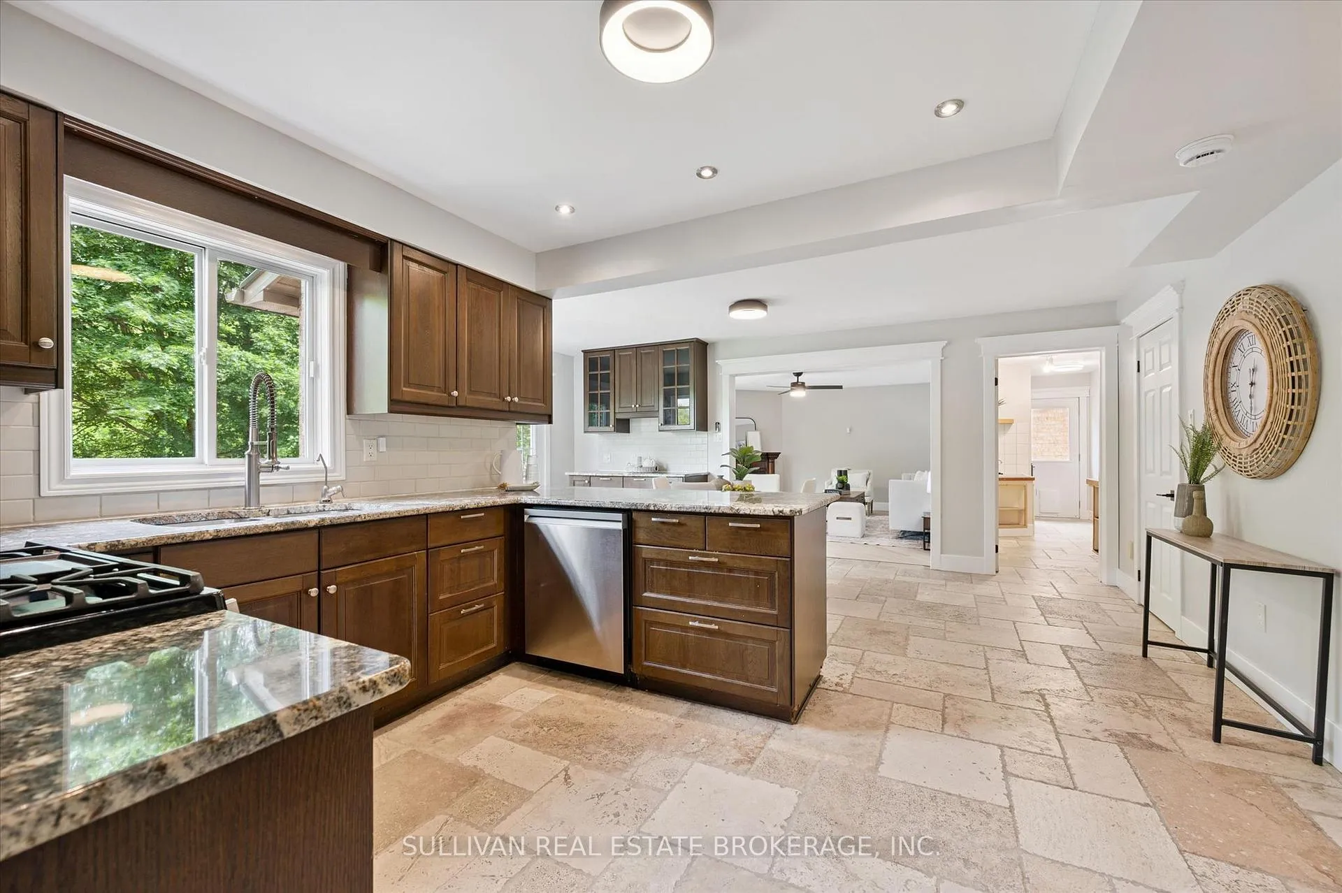 Photo 14 of 518 Grand Ridge Drive, Cambridge — HOMEH