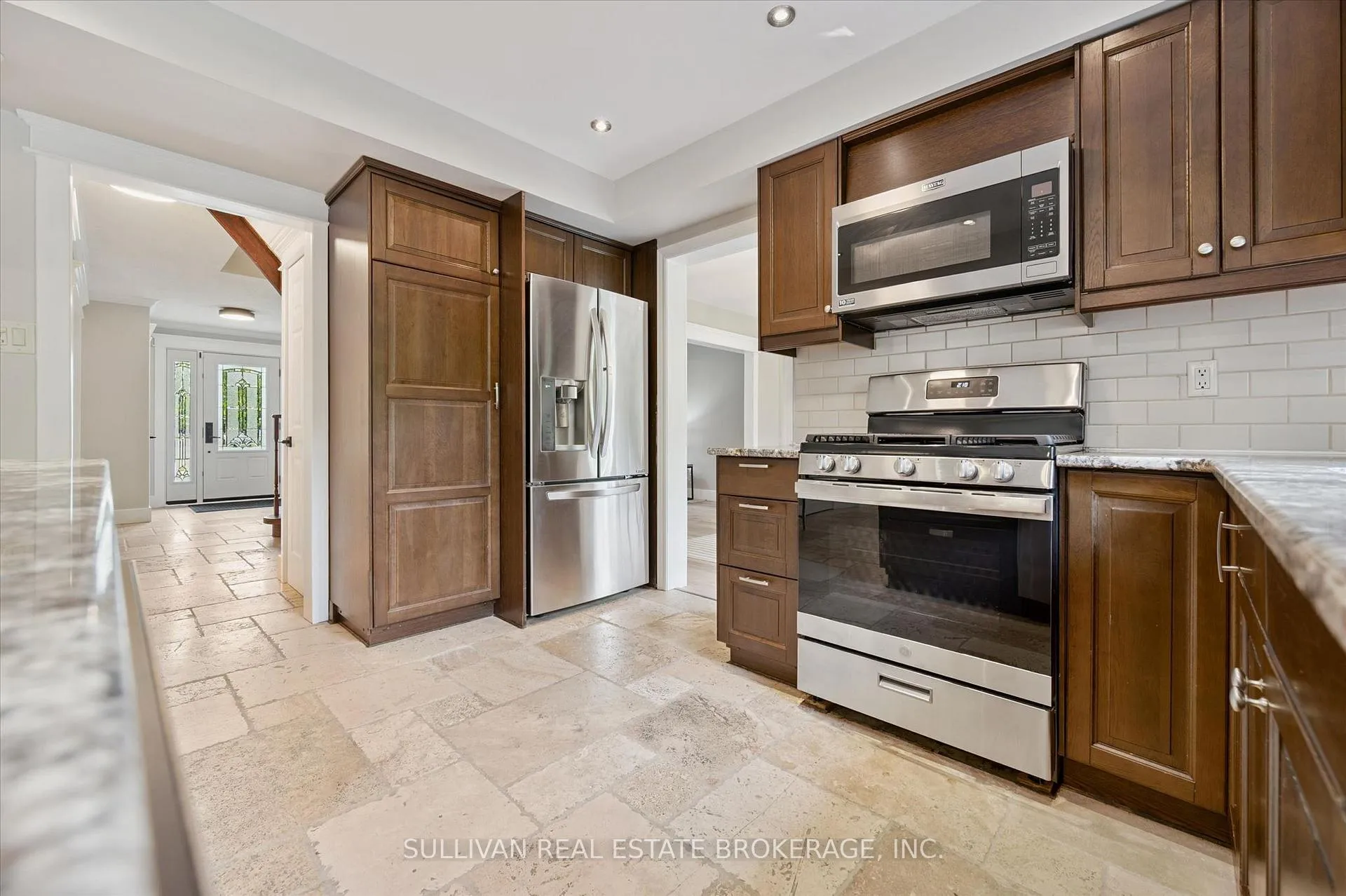 Photo 15 of 518 Grand Ridge Drive, Cambridge — HOMEH