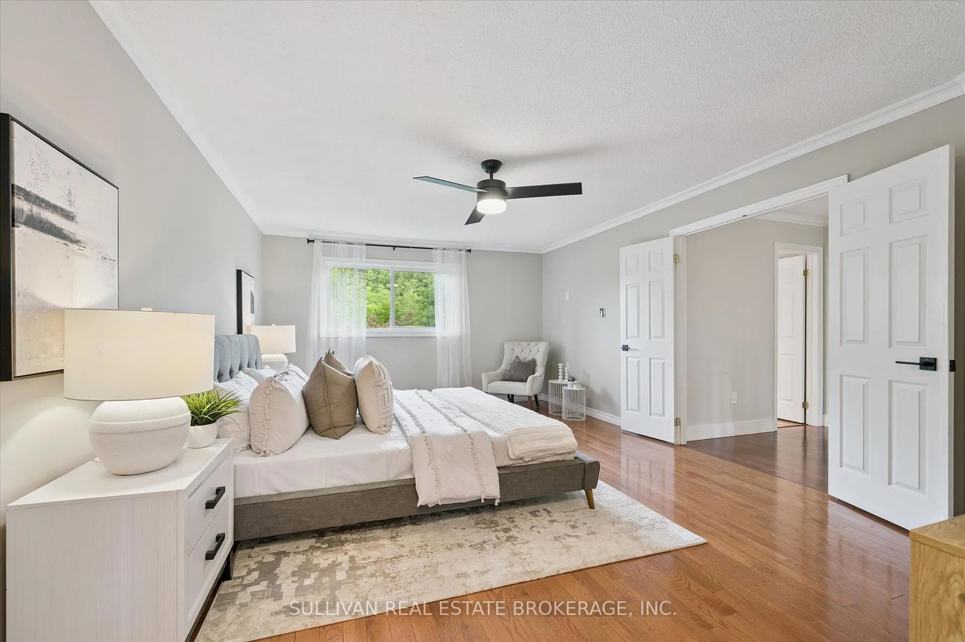 Photo 26 of 518 Grand Ridge Drive, Cambridge — HOMEH