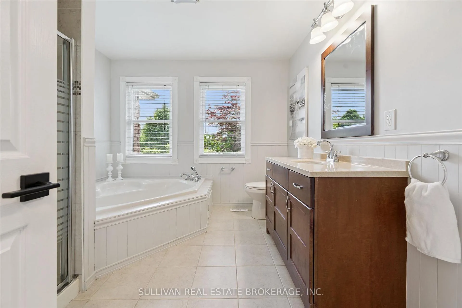 Photo 29 of 518 Grand Ridge Drive, Cambridge — HOMEH