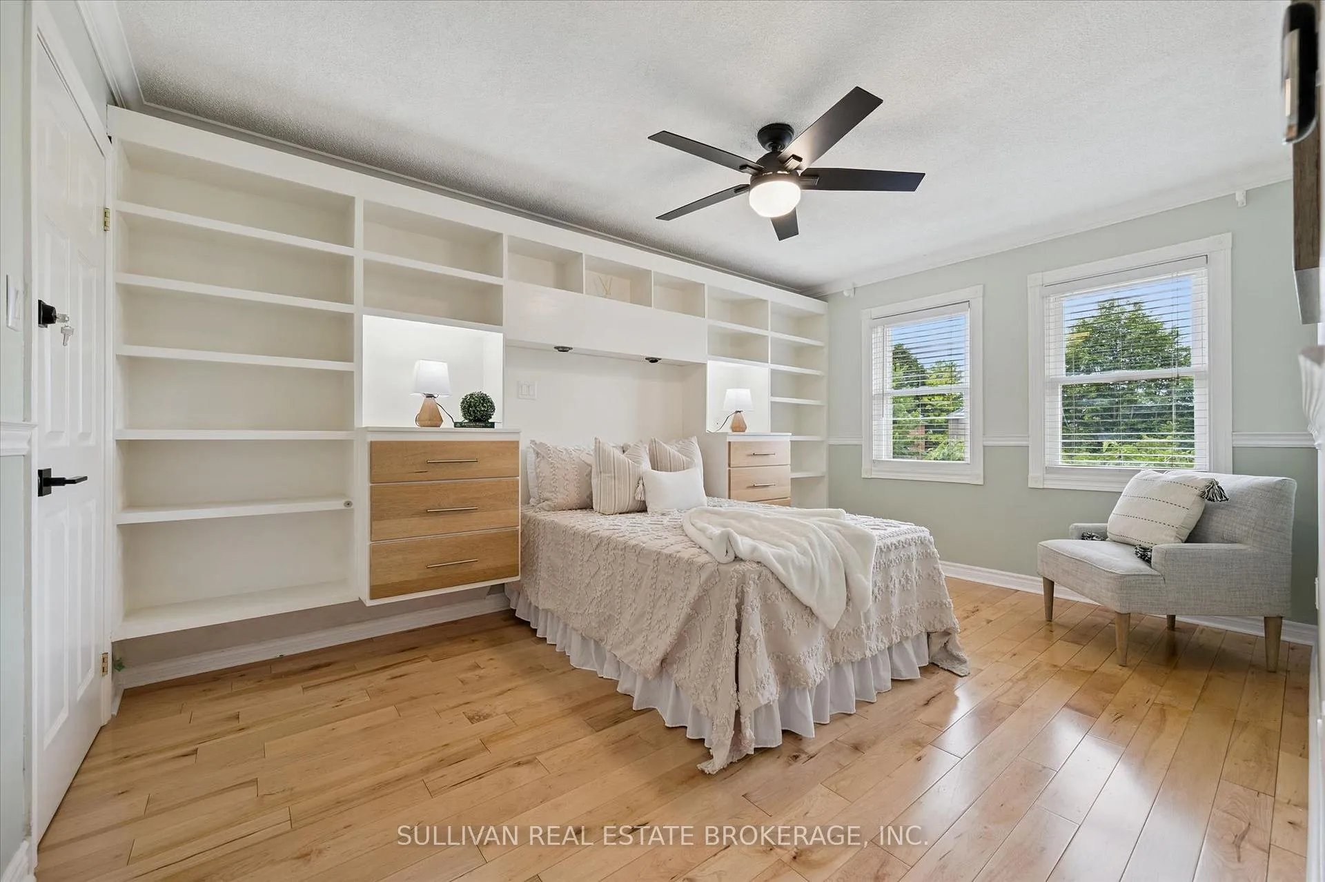Photo 32 of 518 Grand Ridge Drive, Cambridge — HOMEH