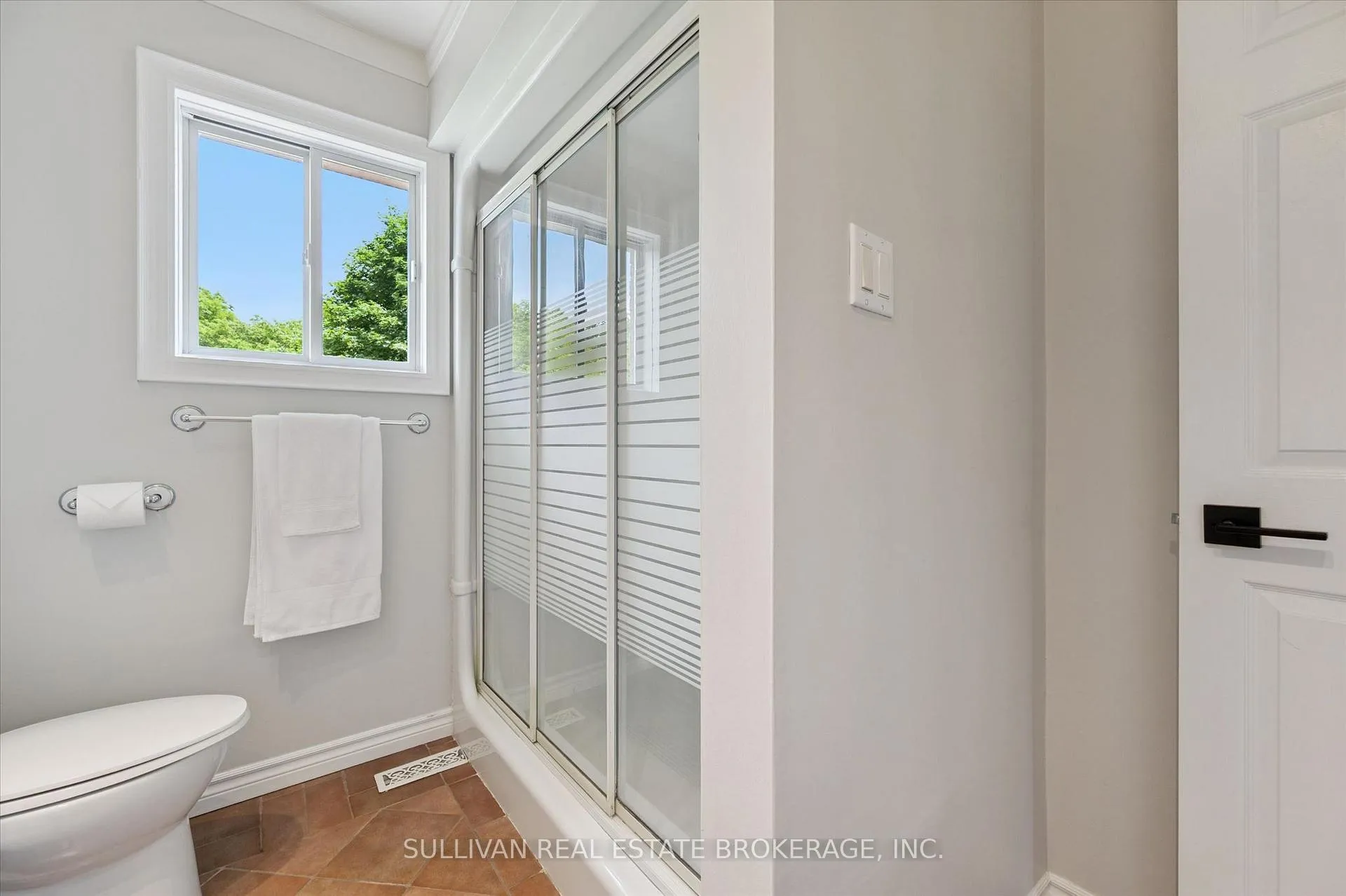 Photo 35 of 518 Grand Ridge Drive, Cambridge — HOMEH