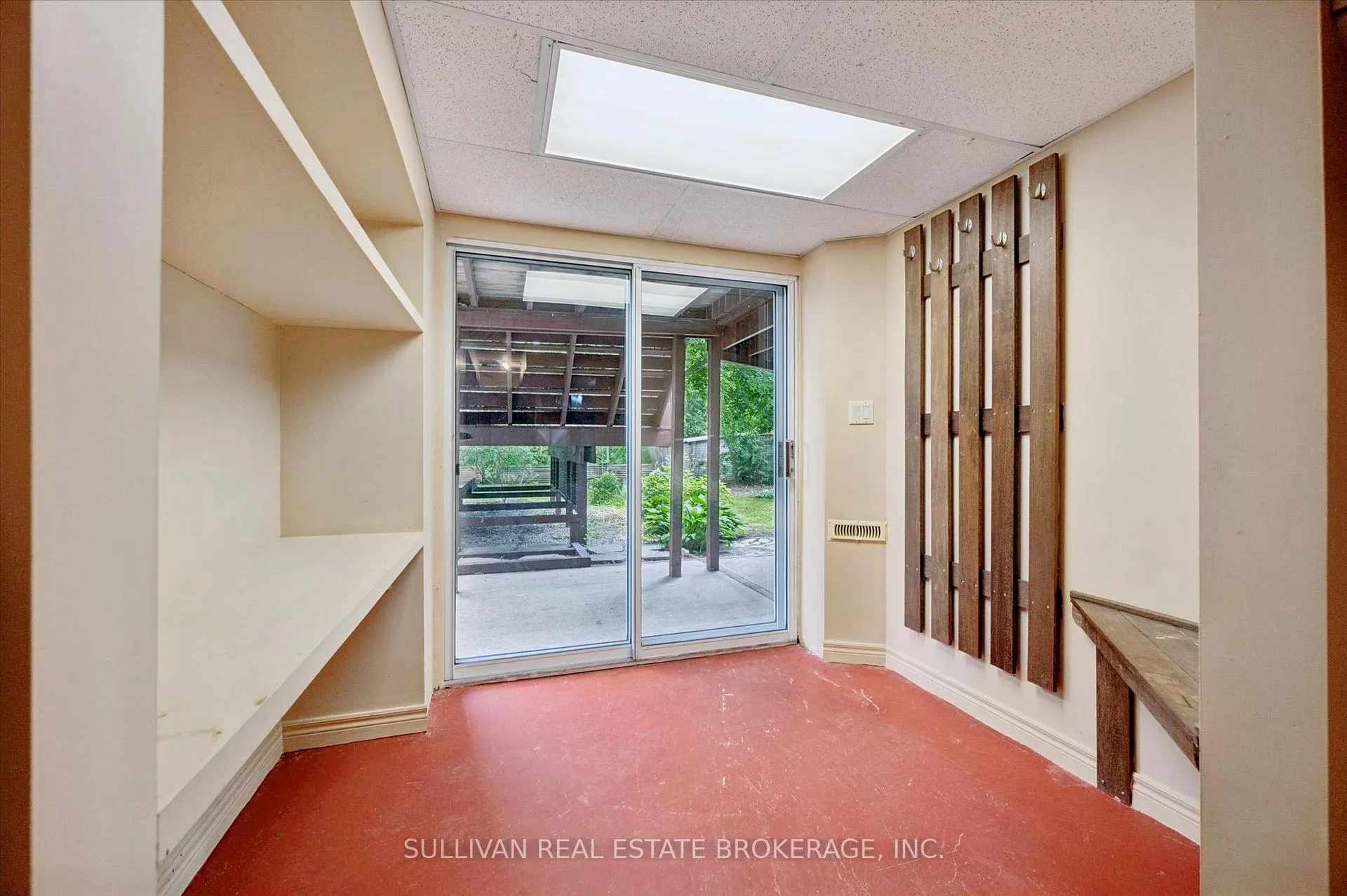 Photo 38 of 518 Grand Ridge Drive, Cambridge — HOMEH