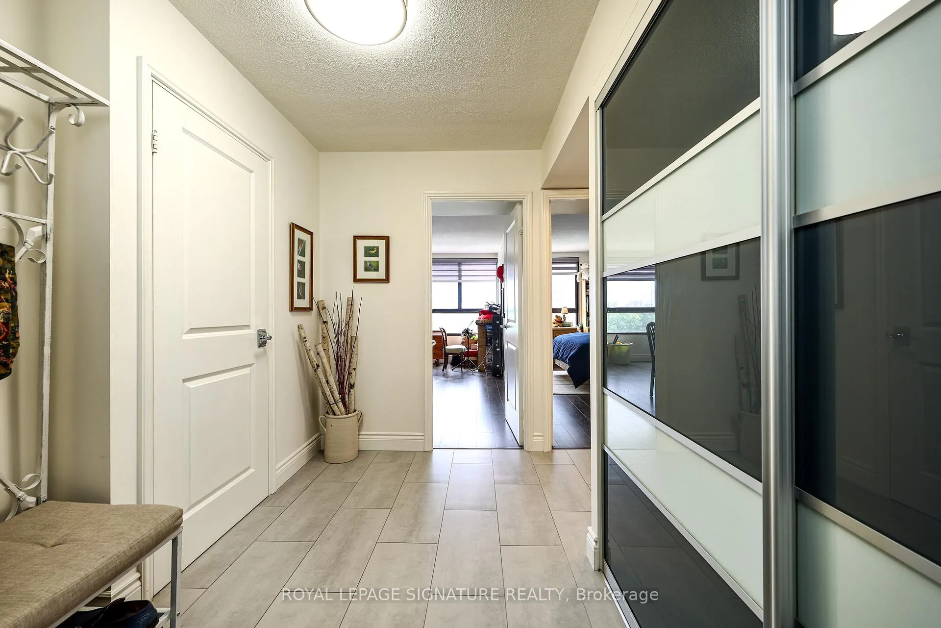 Photo 3 of Unit 907, 1300 Bloor Street, Mississauga, Applewood — HOMEH