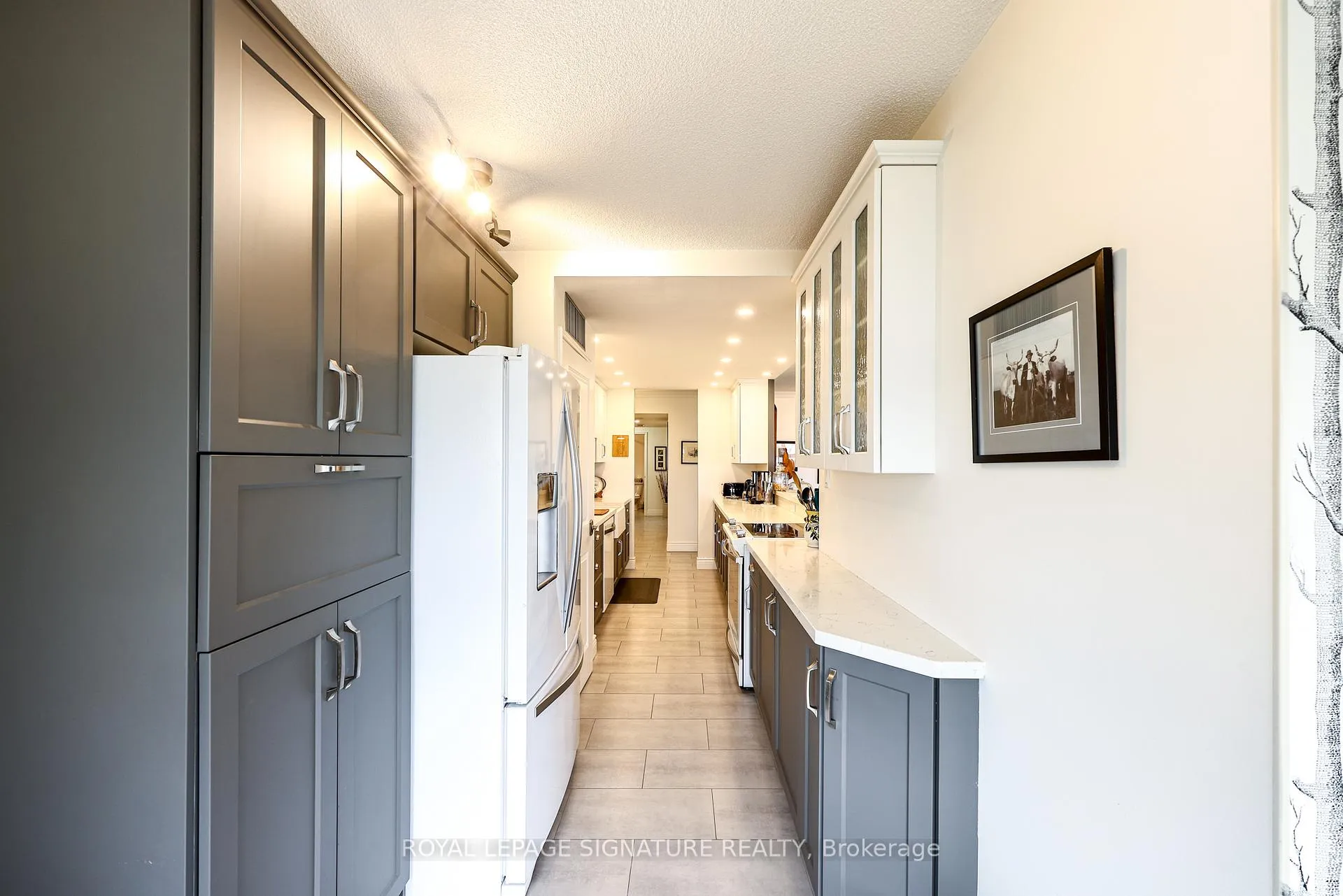 Photo 11 of Unit 907, 1300 Bloor Street, Mississauga, Applewood — HOMEH
