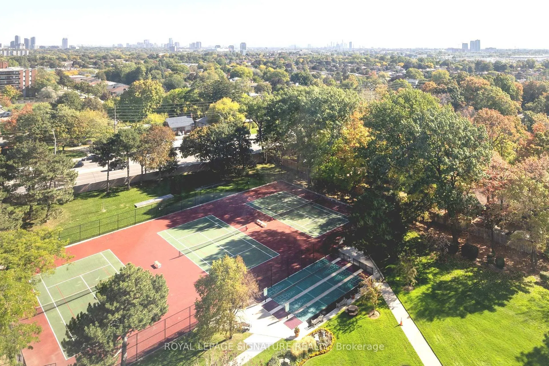 Photo 35 of Unit 907, 1300 Bloor Street, Mississauga, Applewood — HOMEH