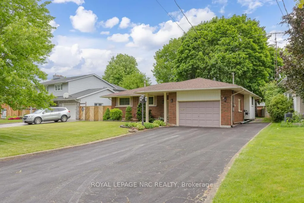 Photo 3 of 18 Cartier Drive, St. Catharines, Vine/Linwell — HOMEH