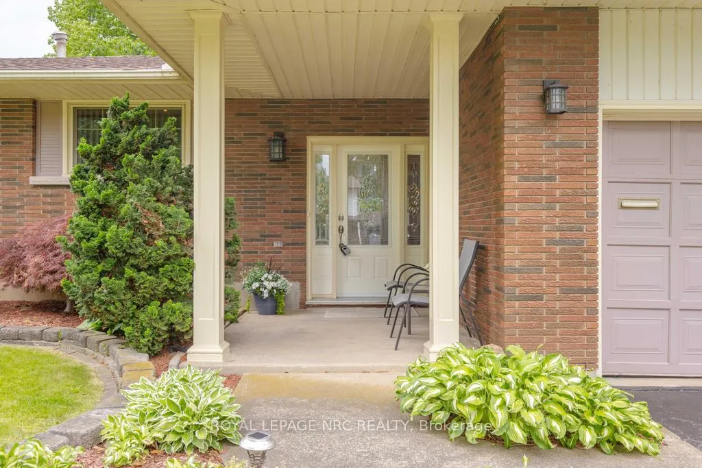 Photo 4 of 18 Cartier Drive, St. Catharines, Vine/Linwell — HOMEH