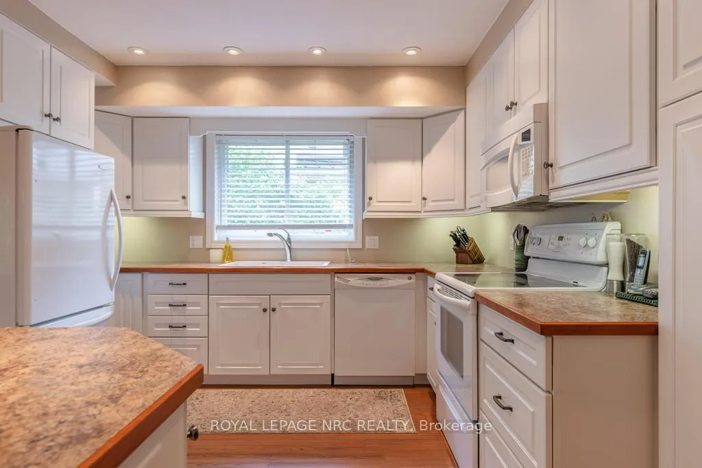 Photo 7 of 18 Cartier Drive, St. Catharines, Vine/Linwell — HOMEH
