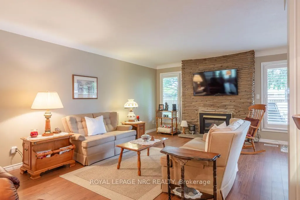Photo 12 of 18 Cartier Drive, St. Catharines, Vine/Linwell — HOMEH