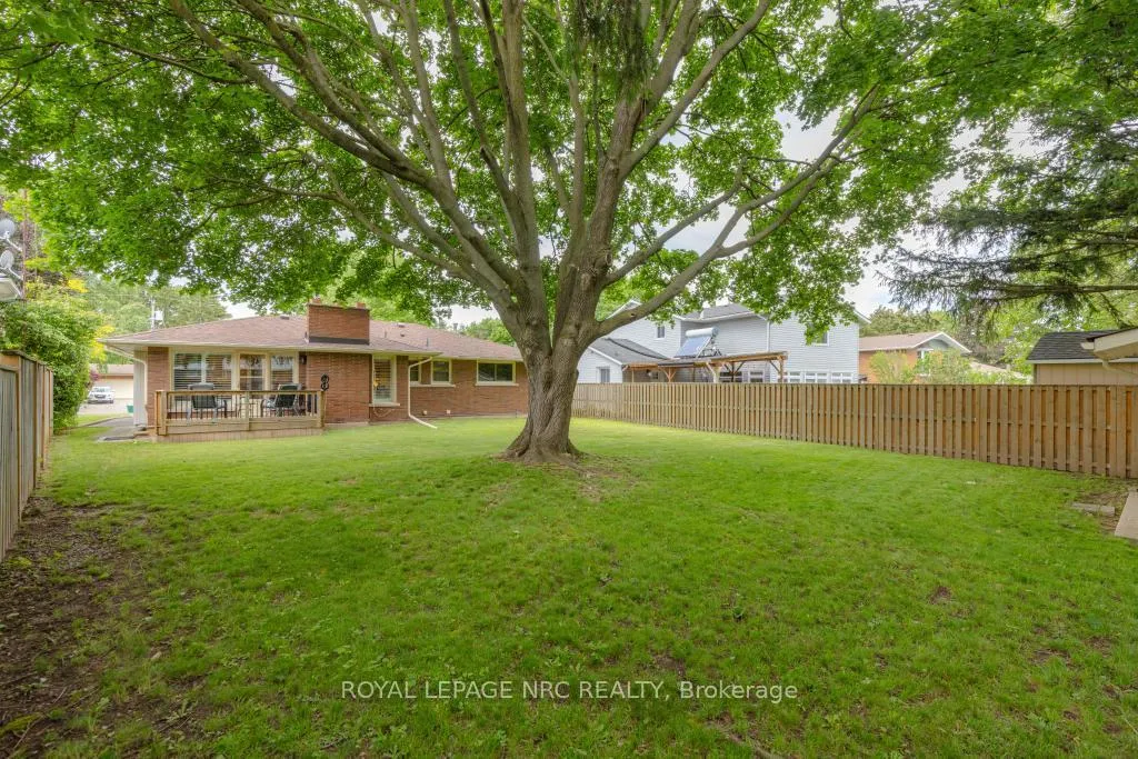 Photo 31 of 18 Cartier Drive, St. Catharines, Vine/Linwell — HOMEH