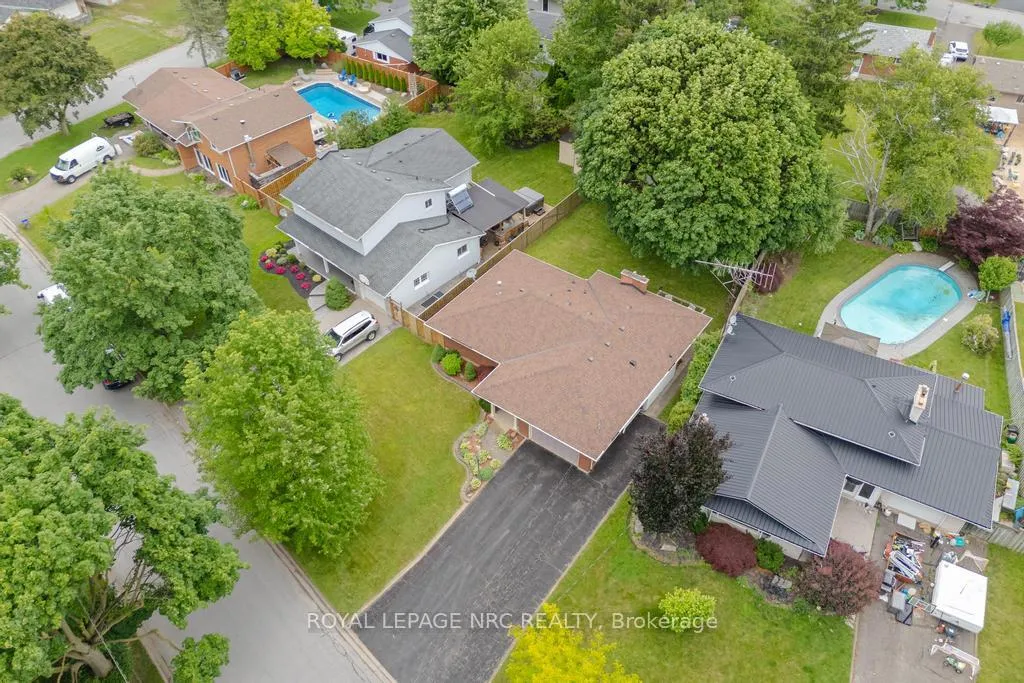 Photo 37 of 18 Cartier Drive, St. Catharines, Vine/Linwell — HOMEH