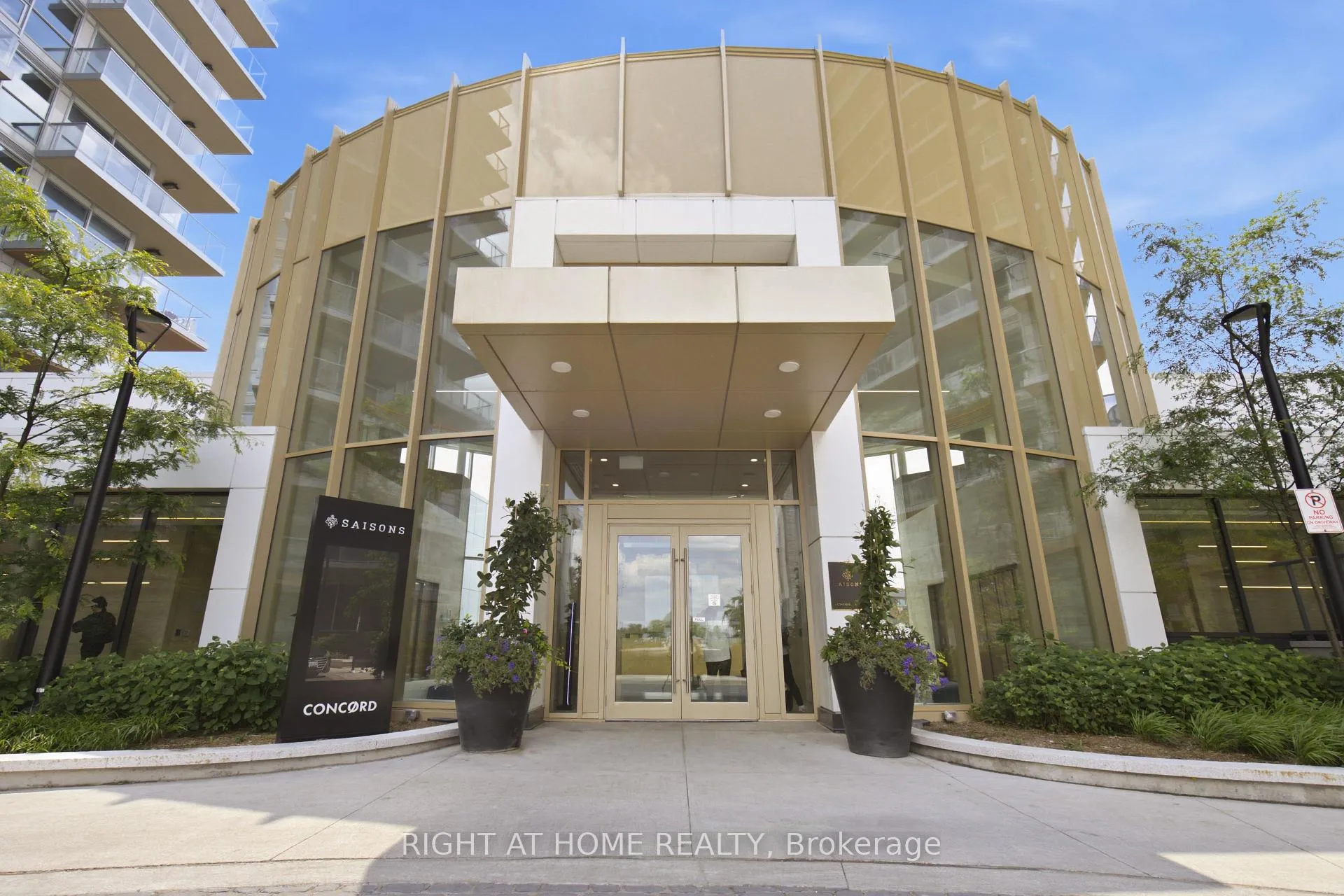 Photo 2 of Unit 2107, 25 McMahon Drive, North York, Bayview Village — HOMEH