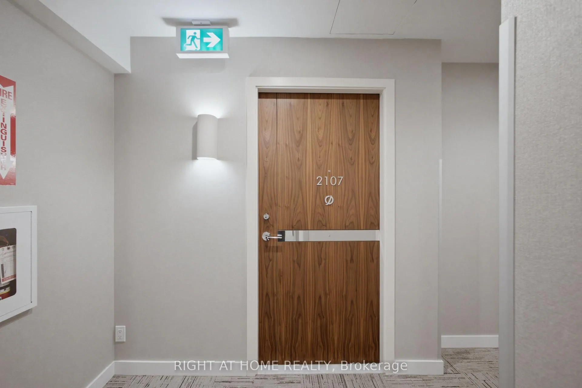 Photo 4 of Unit 2107, 25 McMahon Drive, North York, Bayview Village — HOMEH