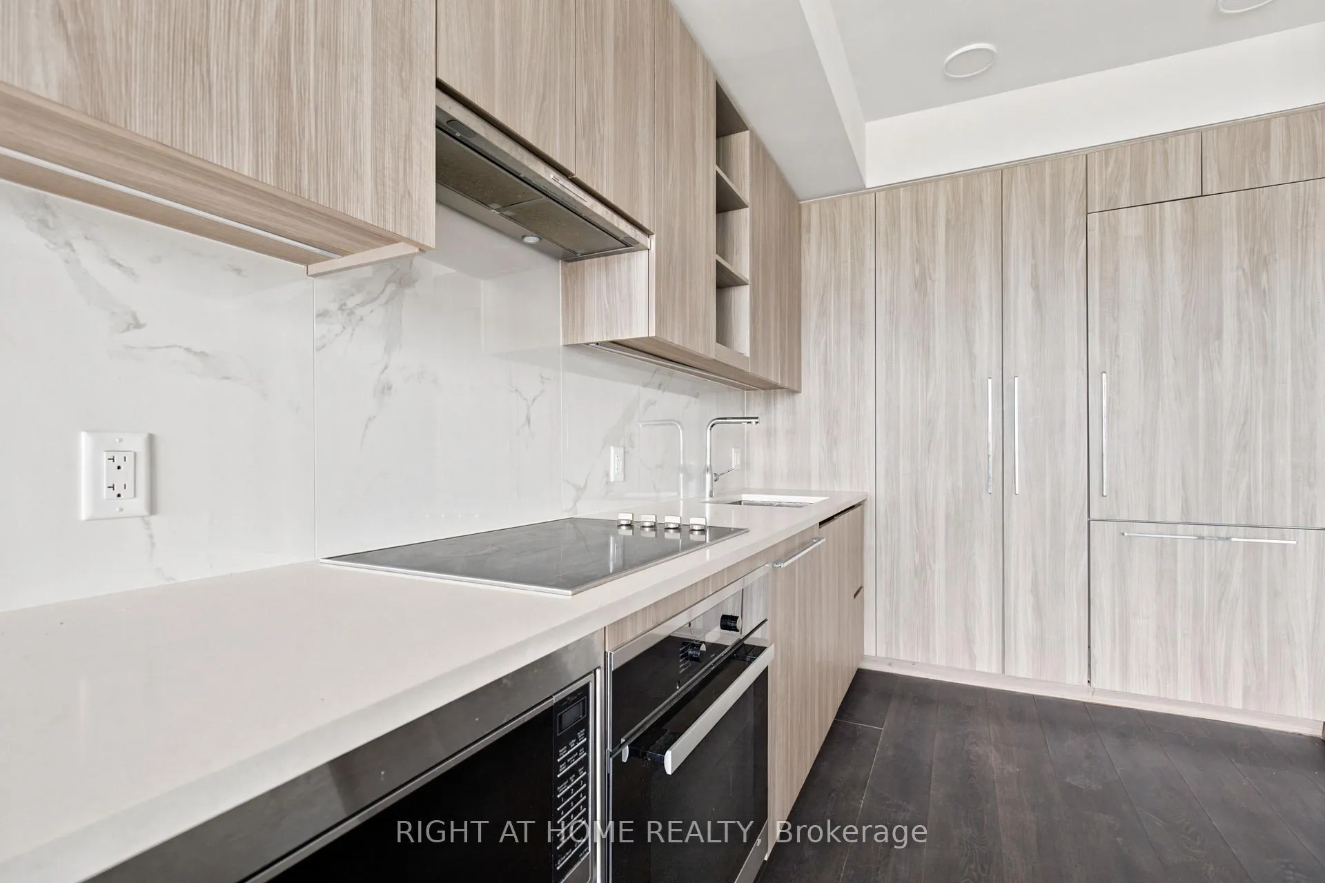 Photo 8 of Unit 2107, 25 McMahon Drive, North York, Bayview Village — HOMEH