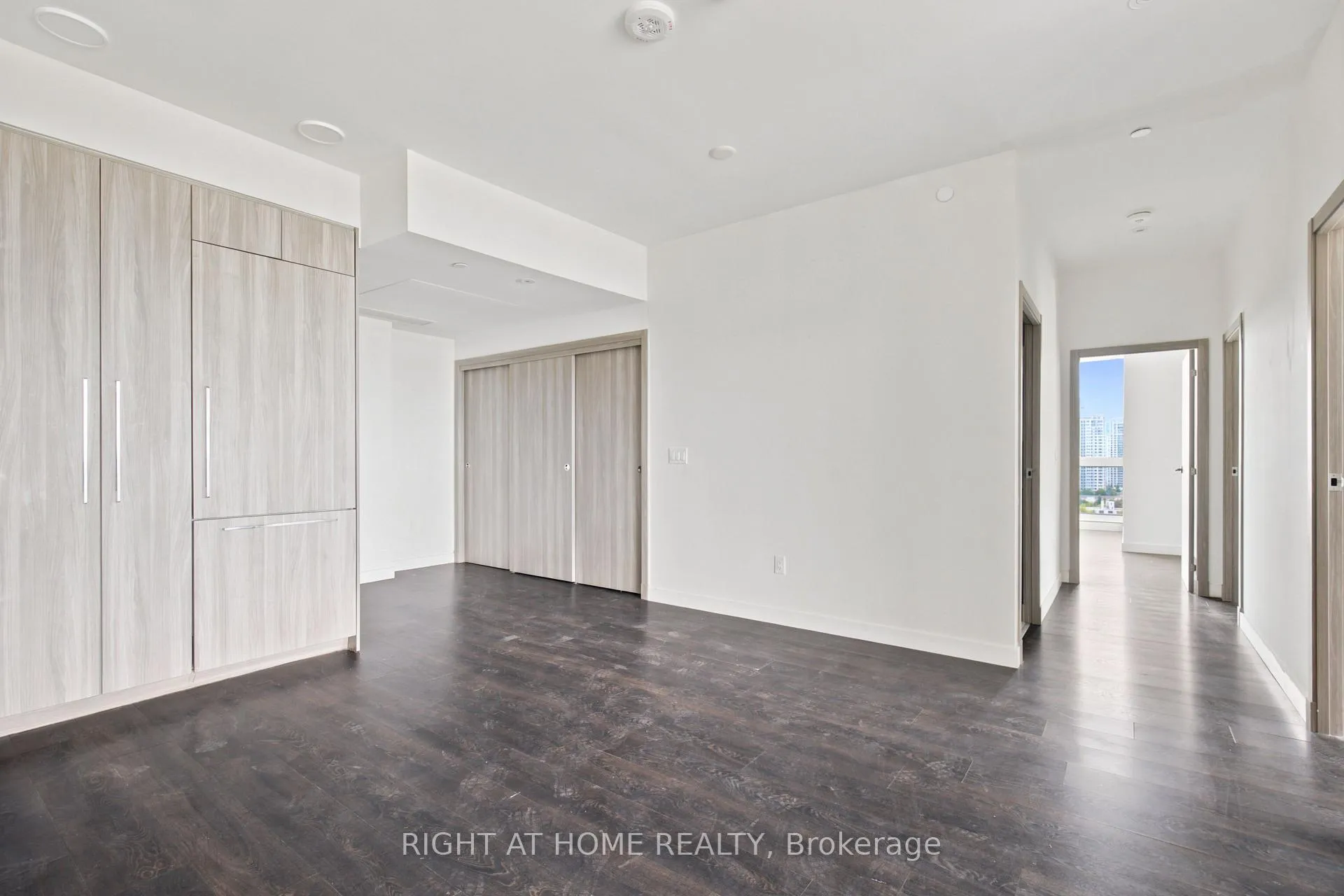 Photo 10 of Unit 2107, 25 McMahon Drive, North York, Bayview Village — HOMEH