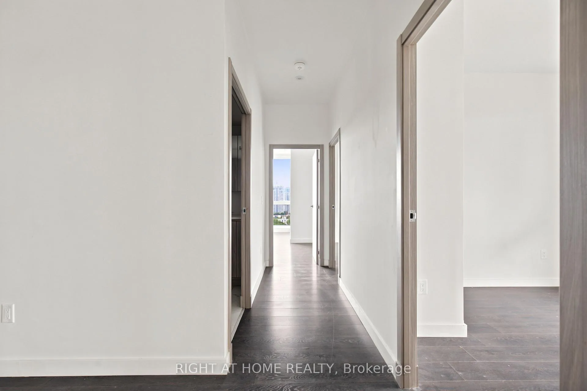 Photo 11 of Unit 2107, 25 McMahon Drive, North York, Bayview Village — HOMEH
