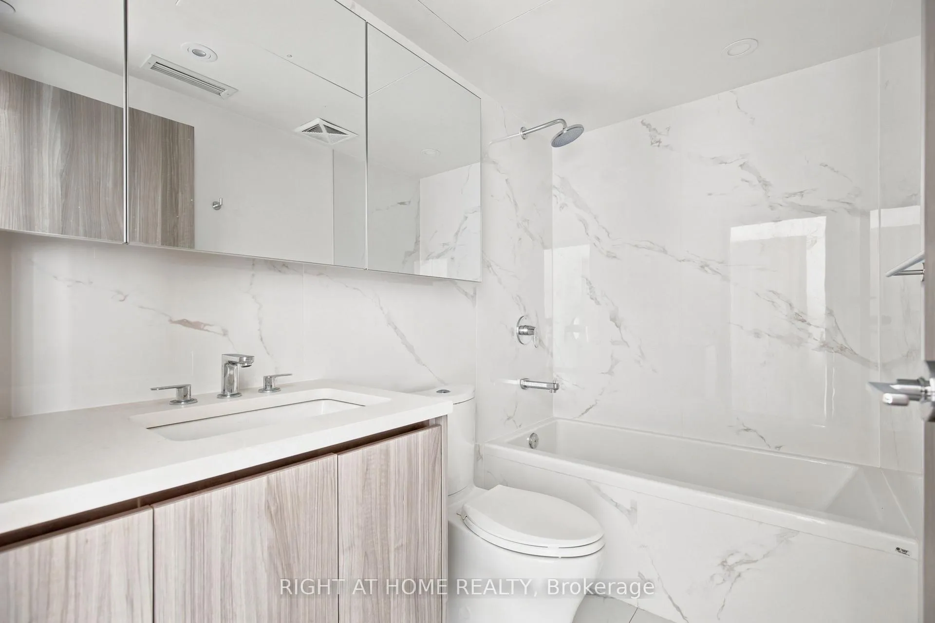 Photo 17 of Unit 2107, 25 McMahon Drive, North York, Bayview Village — HOMEH