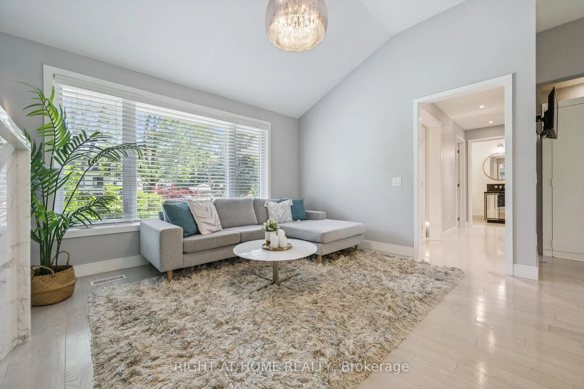 Photo 6 of 2486 Edenhurst Drive, Mississauga, Cooksville — HOMEH