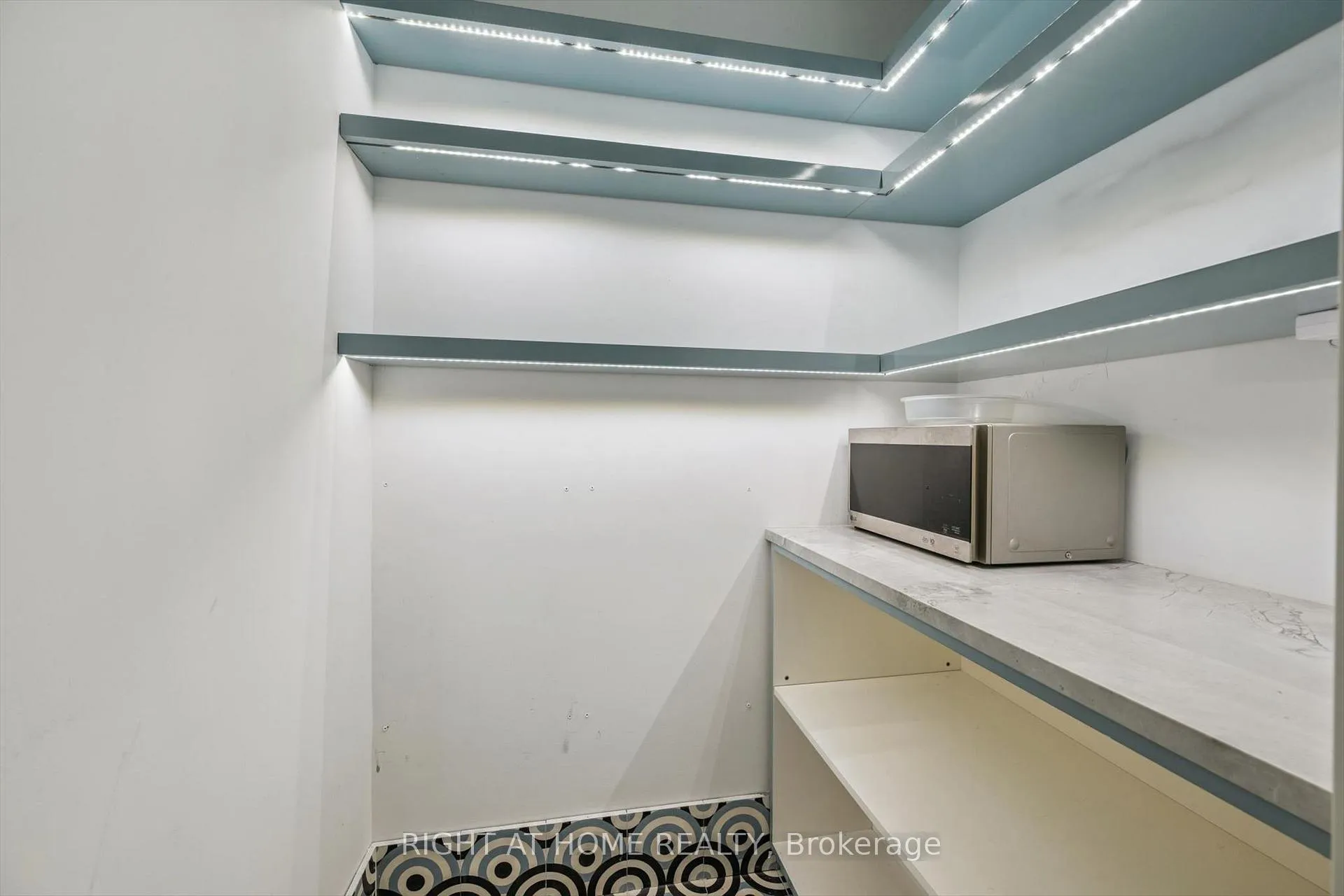 Photo 13 of 2486 Edenhurst Drive, Mississauga, Cooksville — HOMEH
