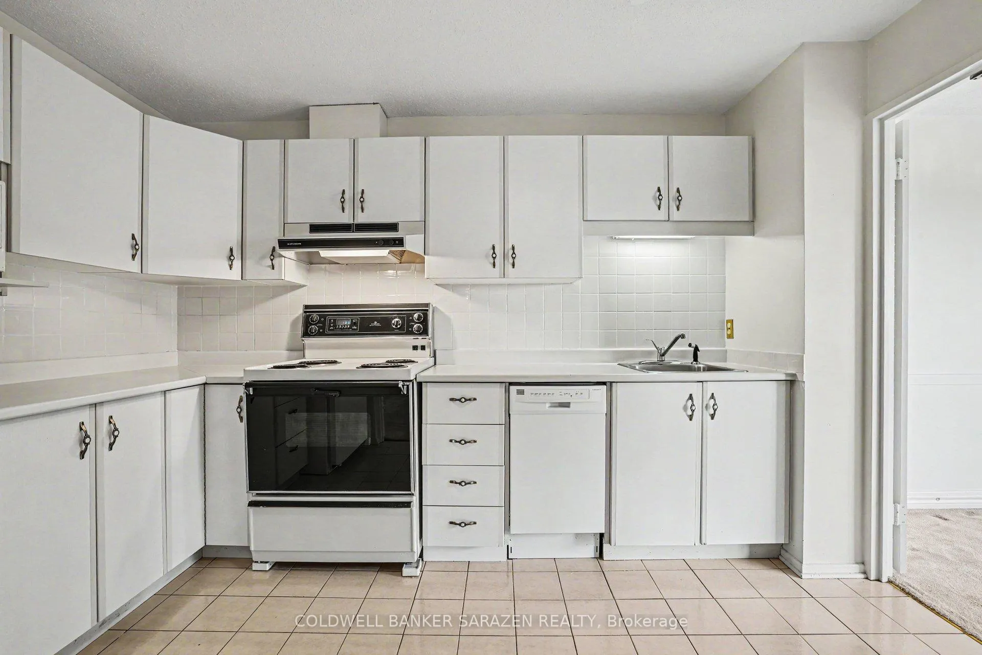 Photo 11 of Unit 811, 1485 Baseline Road, Ottawa, Copeland Park — HOMEH