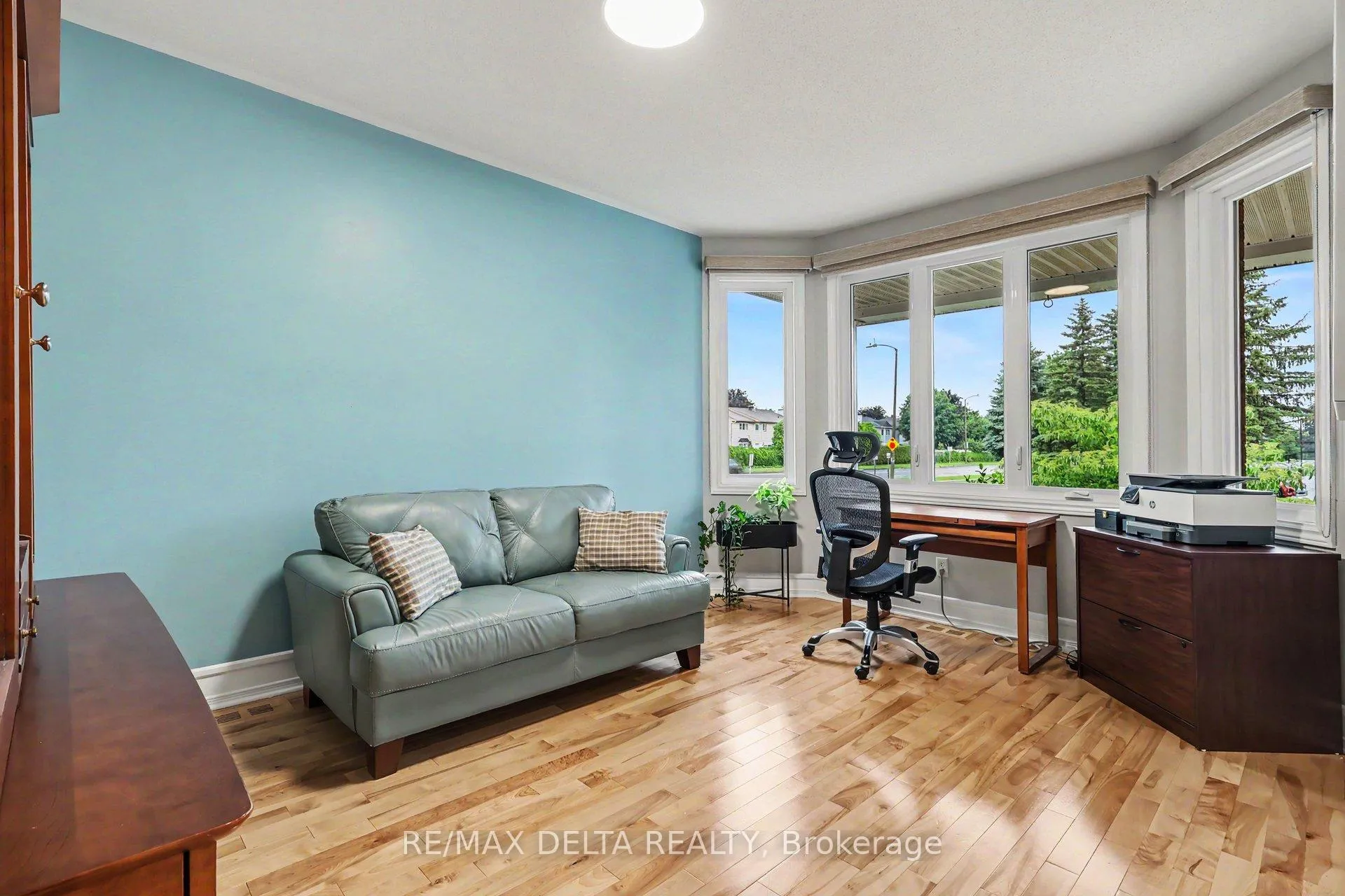 Photo 6 of 604 Valin Street, Ottawa, Fallingbrook/Gardenway South — HOMEH