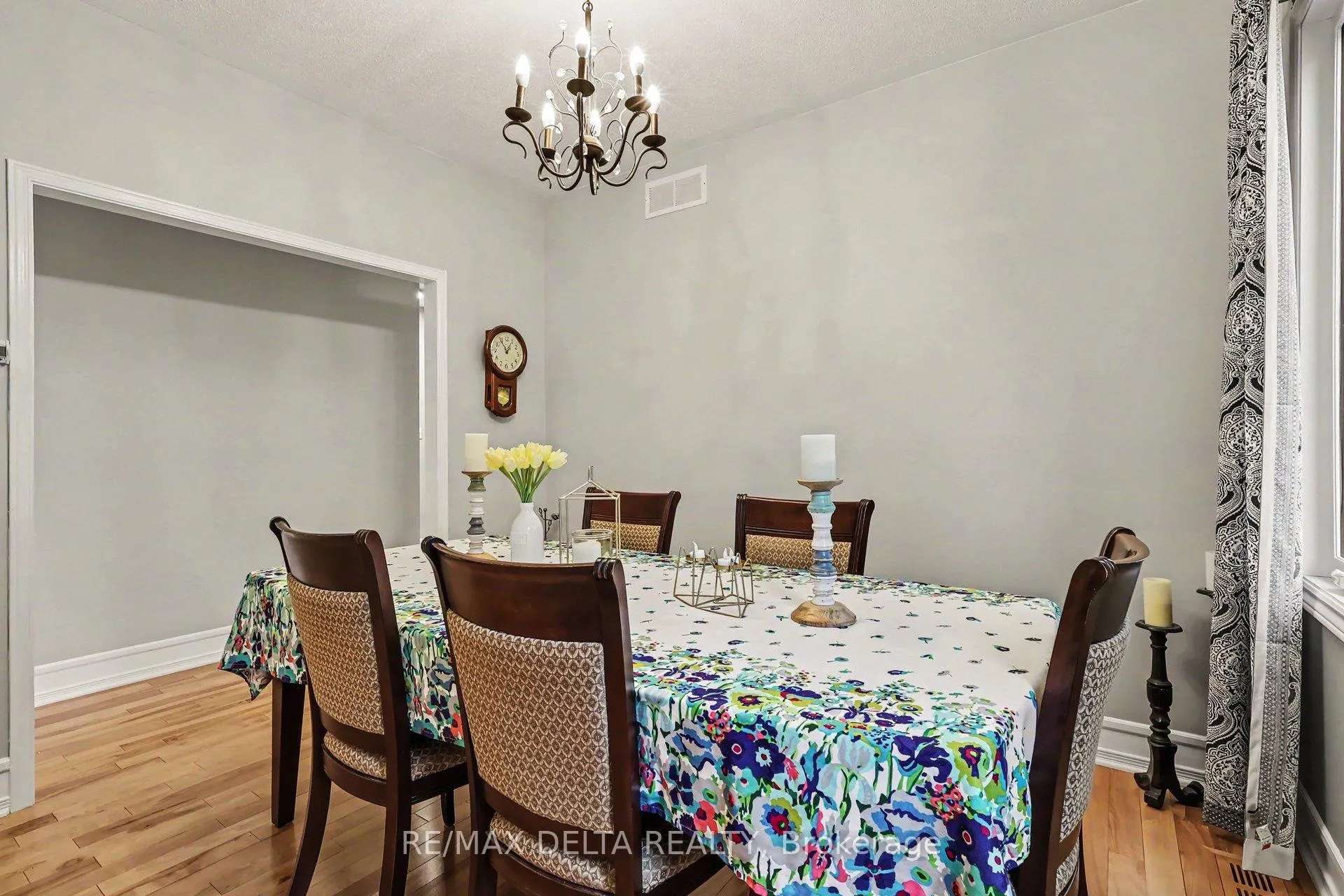 Photo 8 of 604 Valin Street, Ottawa, Fallingbrook/Gardenway South — HOMEH