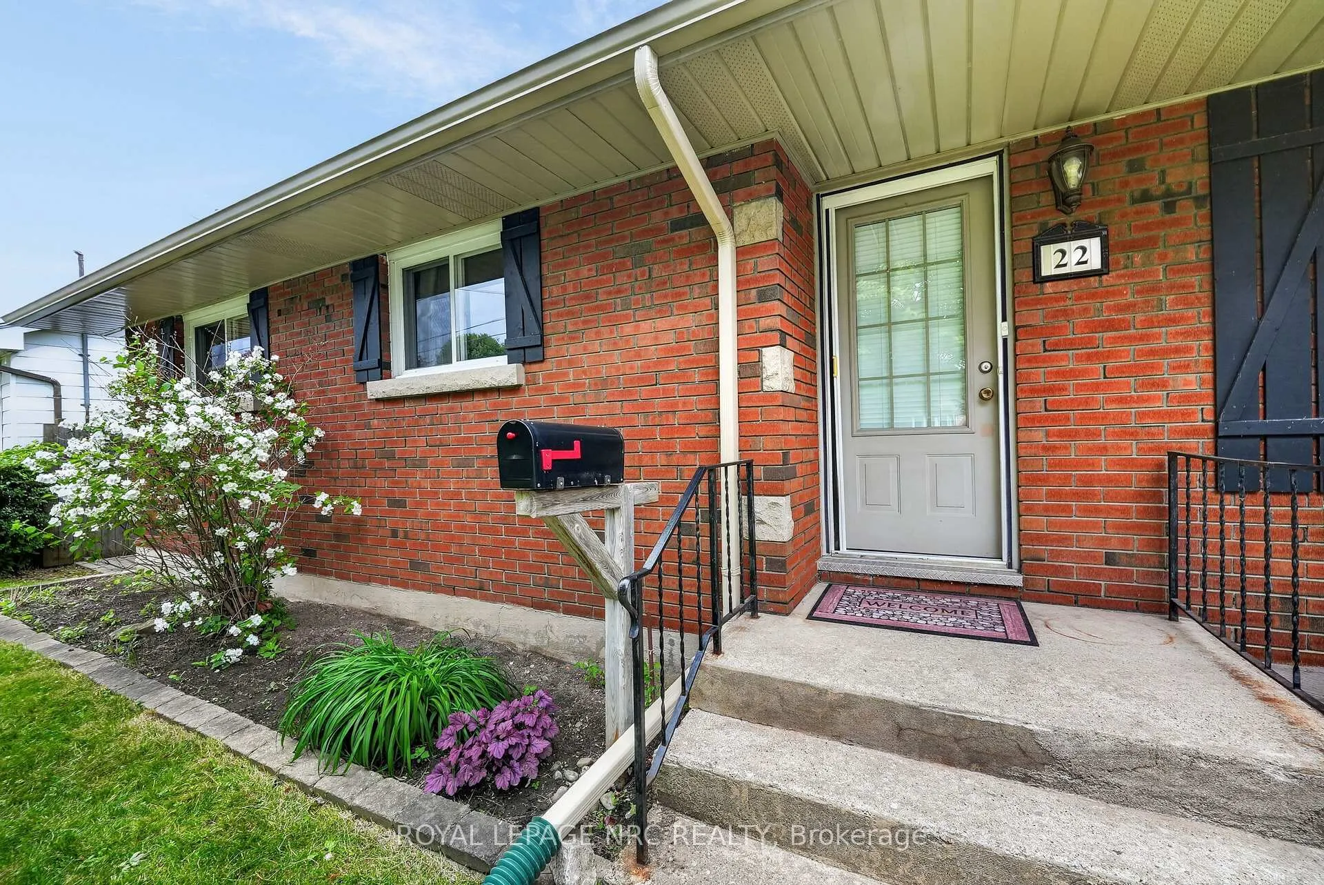 Photo 3 of 22 Mckenzie Street, St. Catharines, Bunting/Linwell — HOMEH