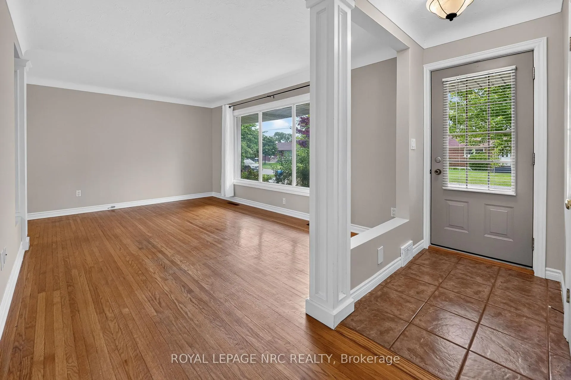 Photo 4 of 22 Mckenzie Street, St. Catharines, Bunting/Linwell — HOMEH