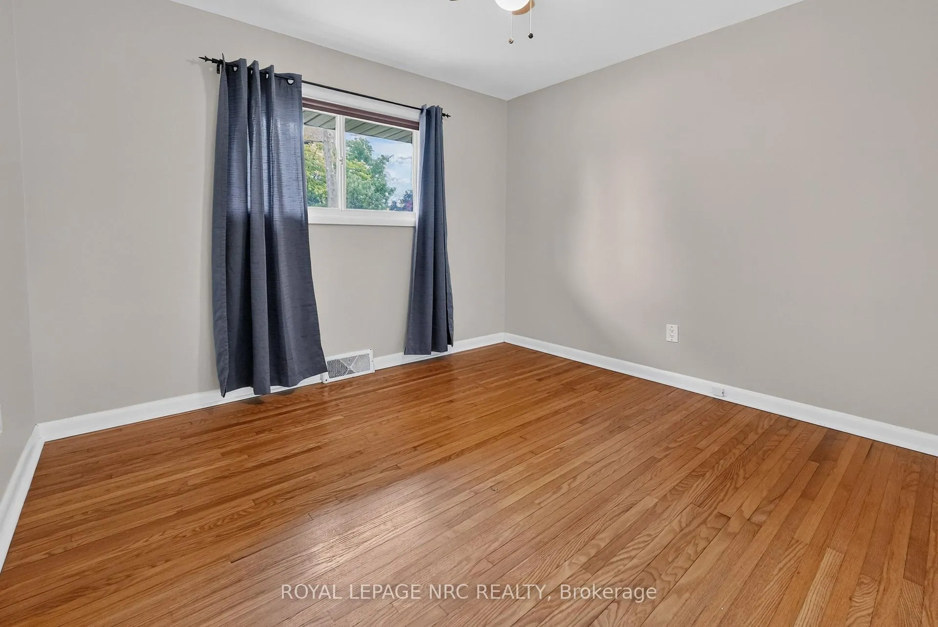 Photo 14 of 22 Mckenzie Street, St. Catharines, Bunting/Linwell — HOMEH