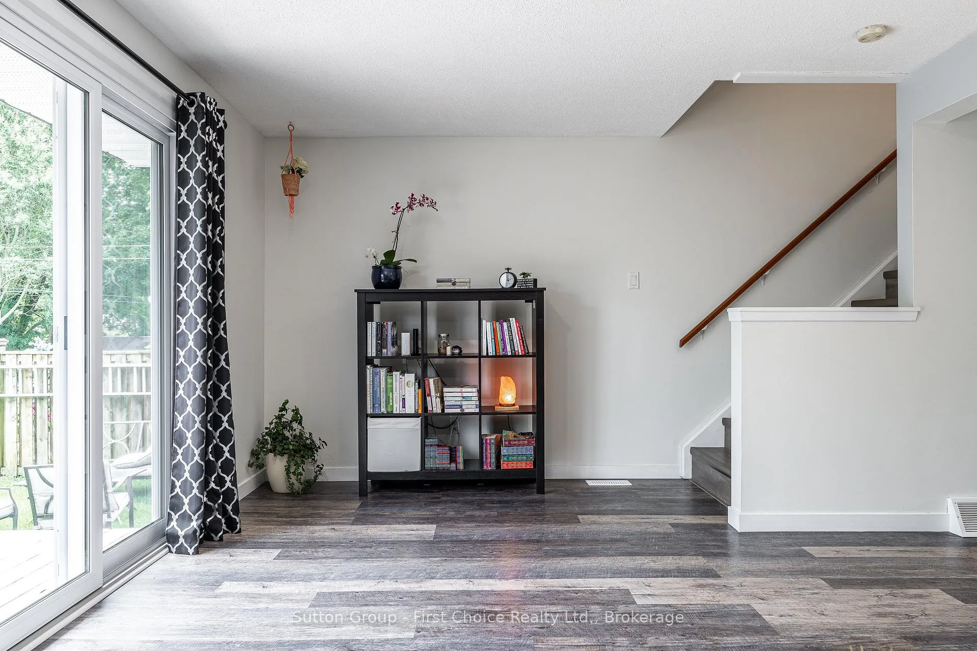 Photo 18 of 112 Kathryn Crescent, Stratford — HOMEH