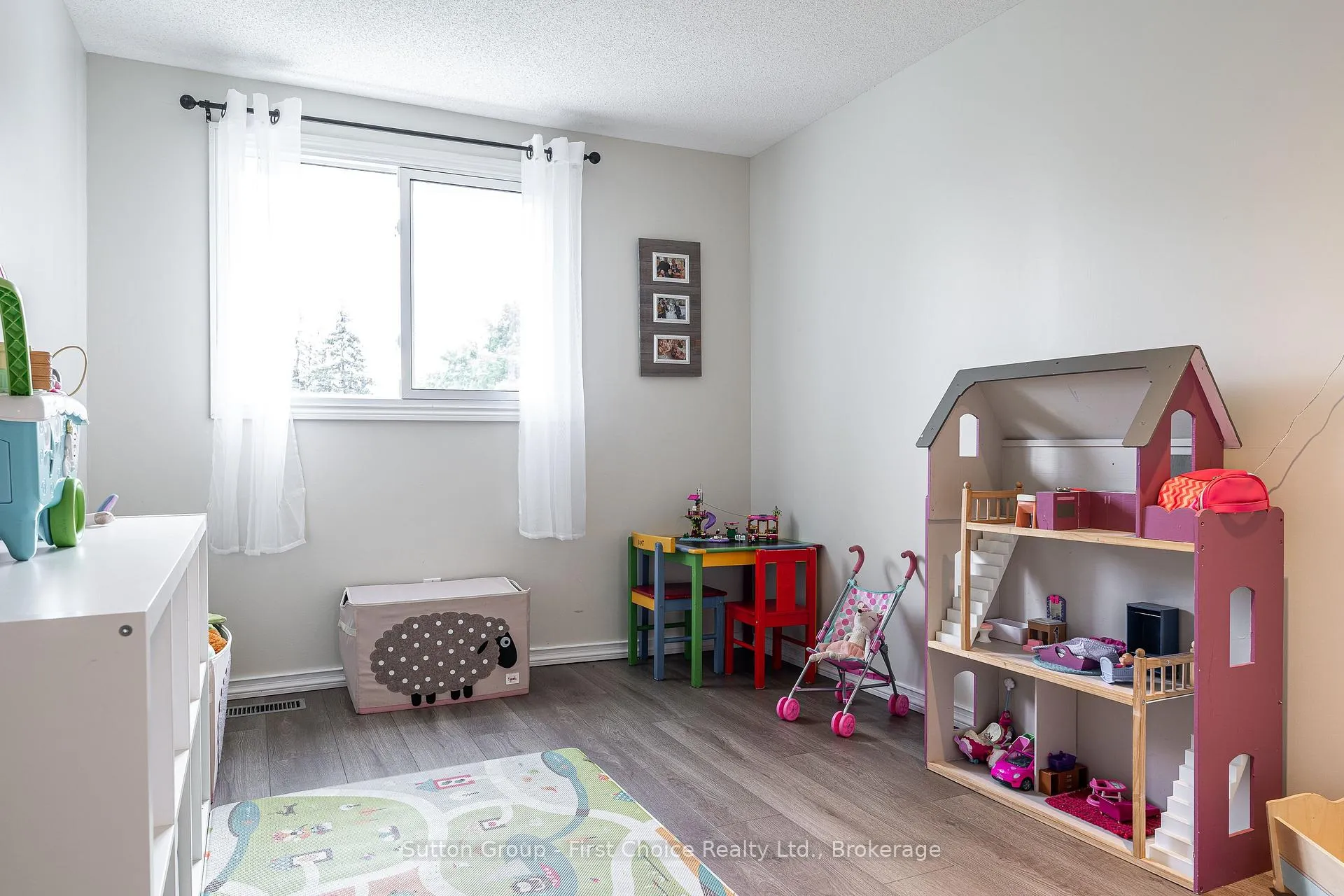 Photo 31 of 112 Kathryn Crescent, Stratford — HOMEH