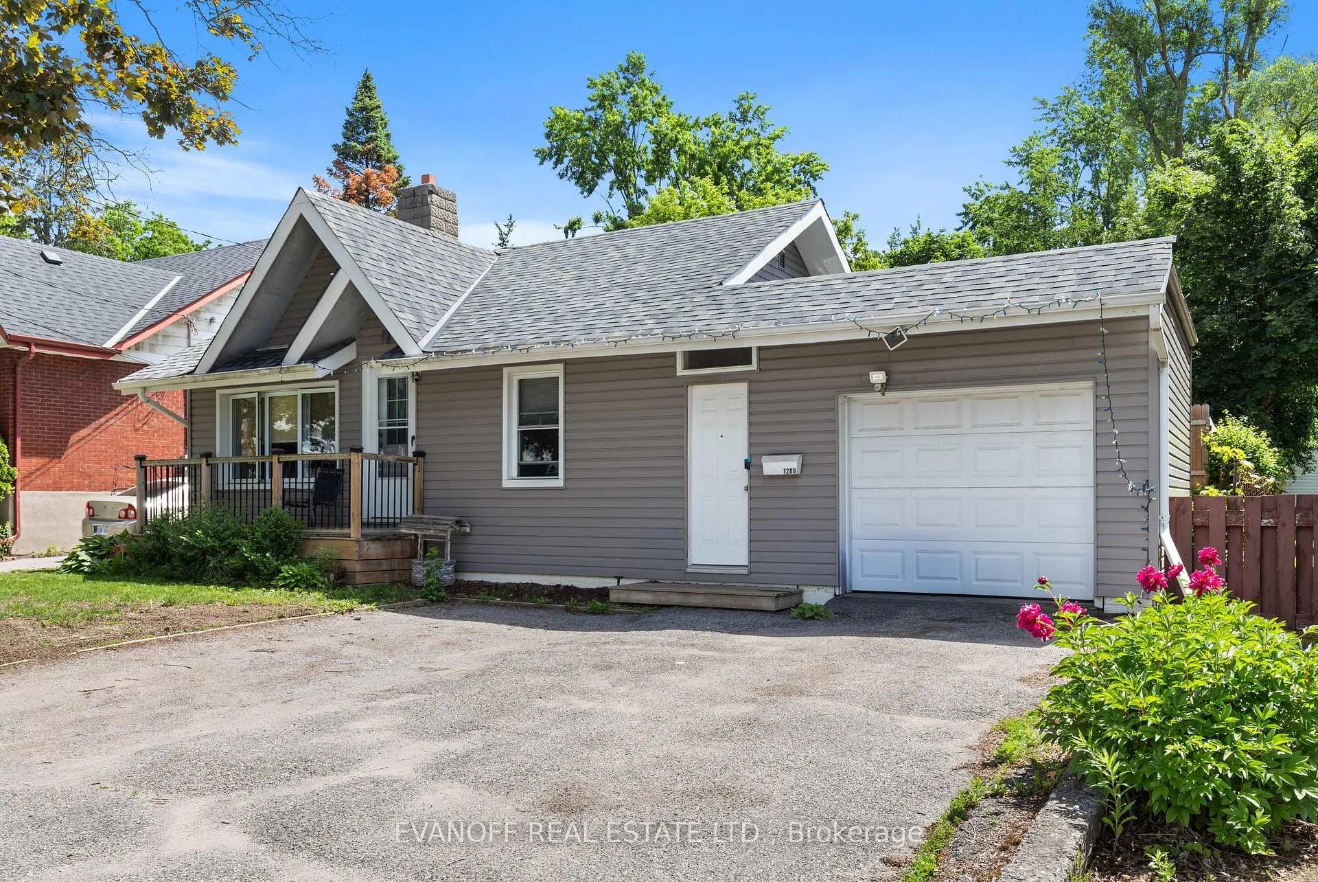 Photo 2 of 1288 Clonsilla Avenue, Peterborough, Town Ward 3 — HOMEH