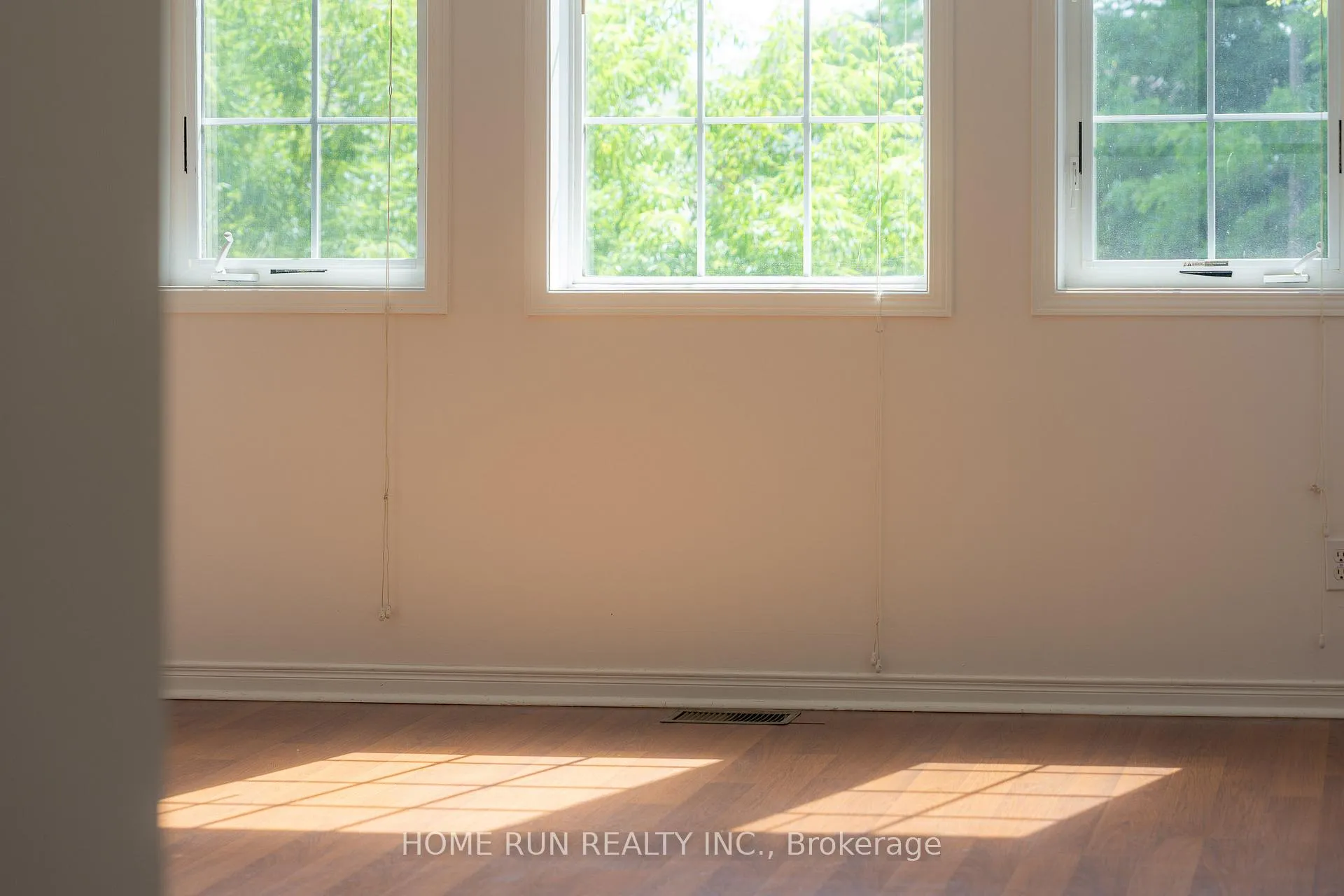 Photo 11 of 14 Cohen Avenue, Ottawa, Kanata - Katimavik — HOMEH