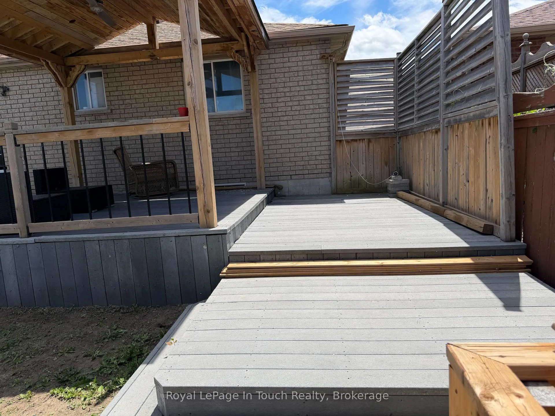 Photo 16 of 4 Danielle Crescent, Barrie, Painswick South — HOMEH