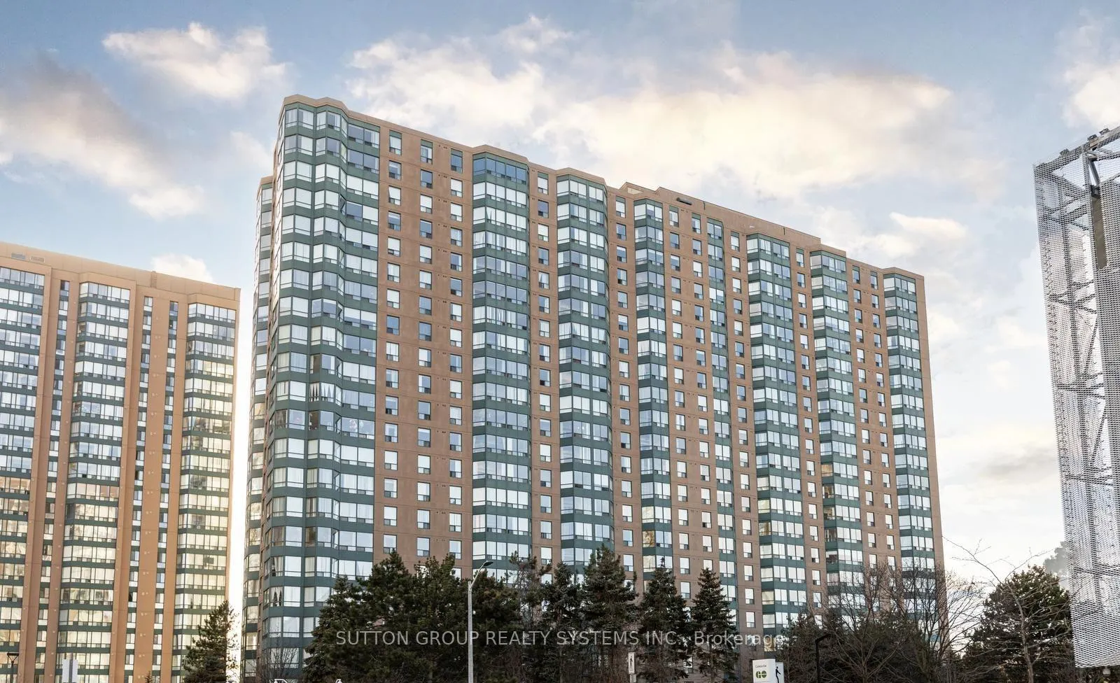 Front of Unit 1805, 135 Hillcrest Avenue