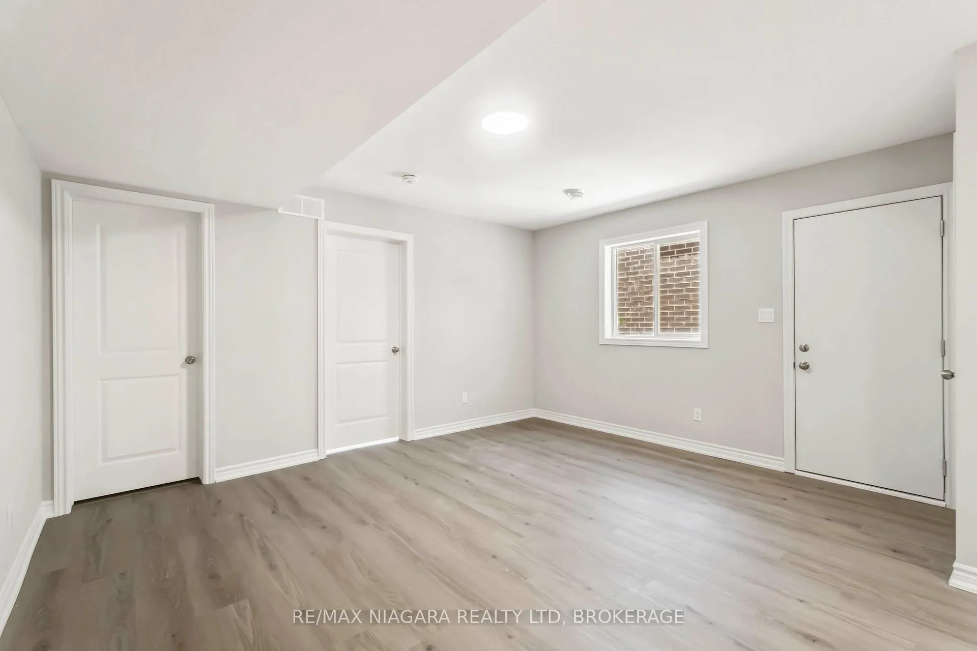 Photo 3 of Unit Lower, 31 Superior Street, Welland, Dain City — HOMEH
