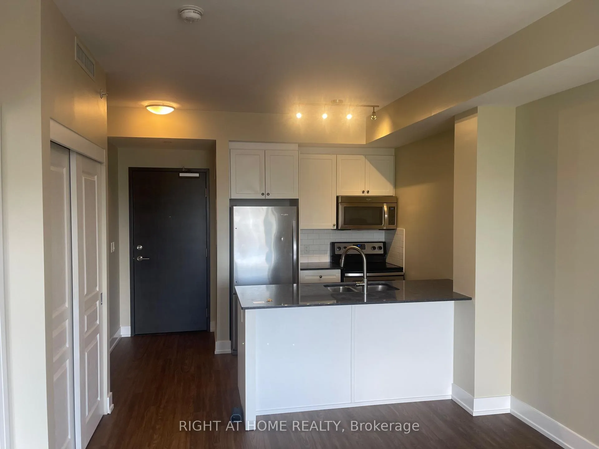 Photo 14 of Unit 708, 118 Holmwood Avenue, Ottawa, Glebe — HOMEH