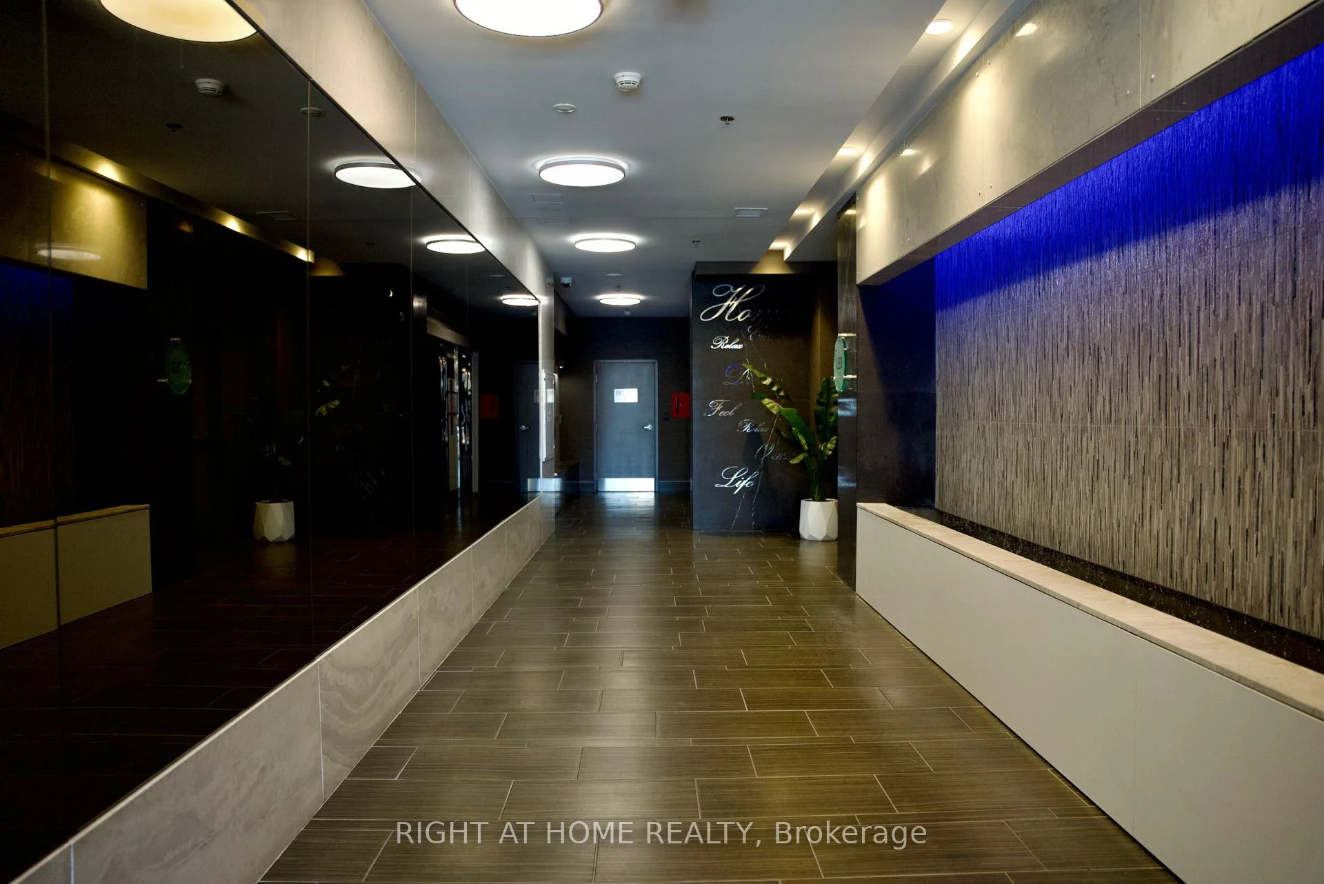 Photo 8 of Unit 708, 118 Holmwood Avenue, Ottawa, Glebe — HOMEH