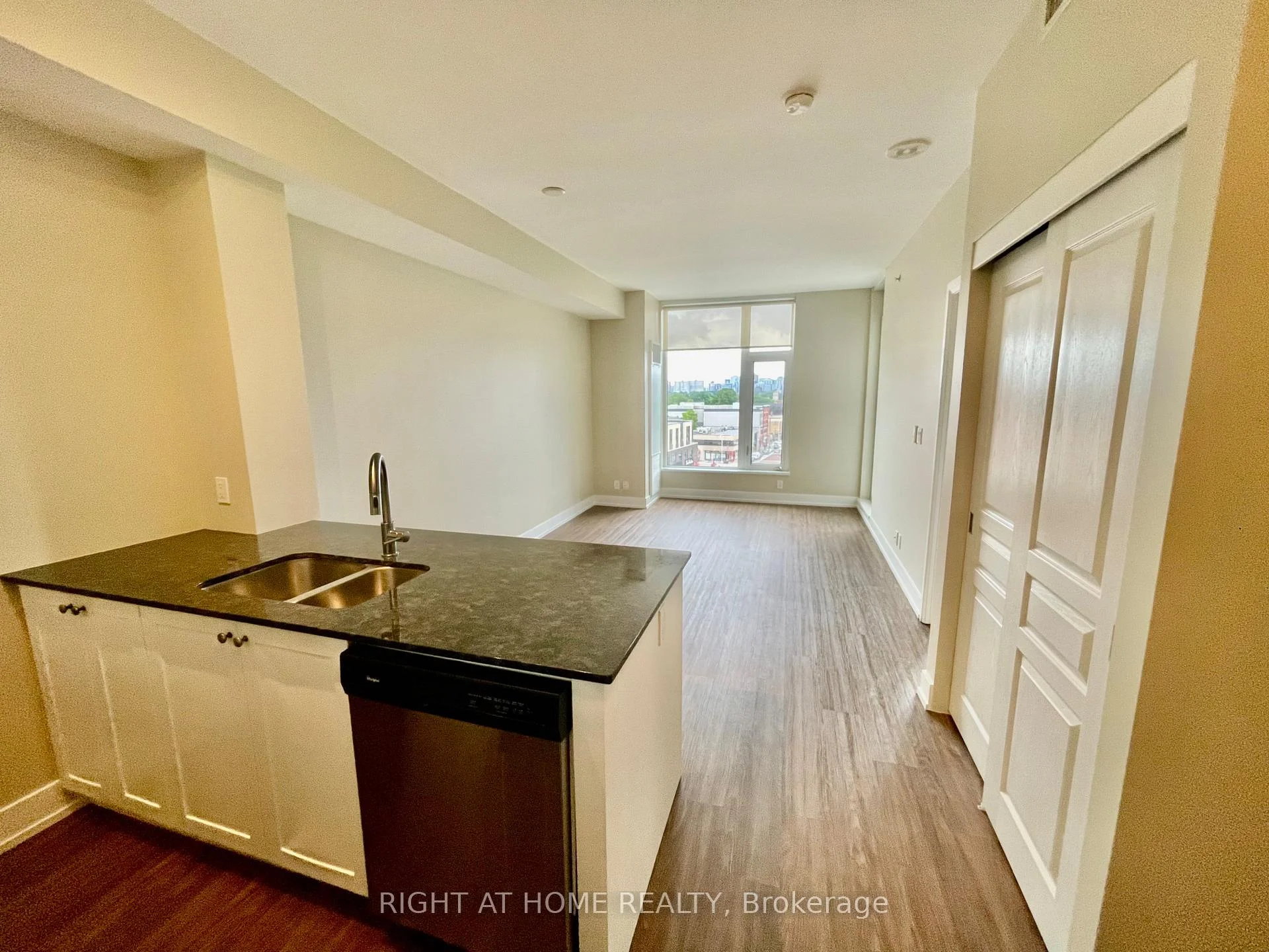 Photo 9 of Unit 708, 118 Holmwood Avenue, Ottawa, Glebe — HOMEH