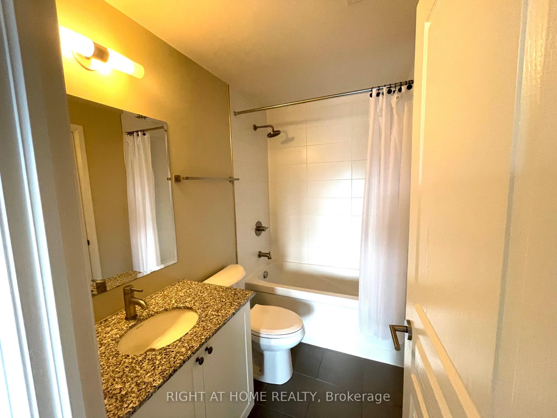 Photo 27 of Unit 708, 118 Holmwood Avenue, Ottawa, Glebe — HOMEH
