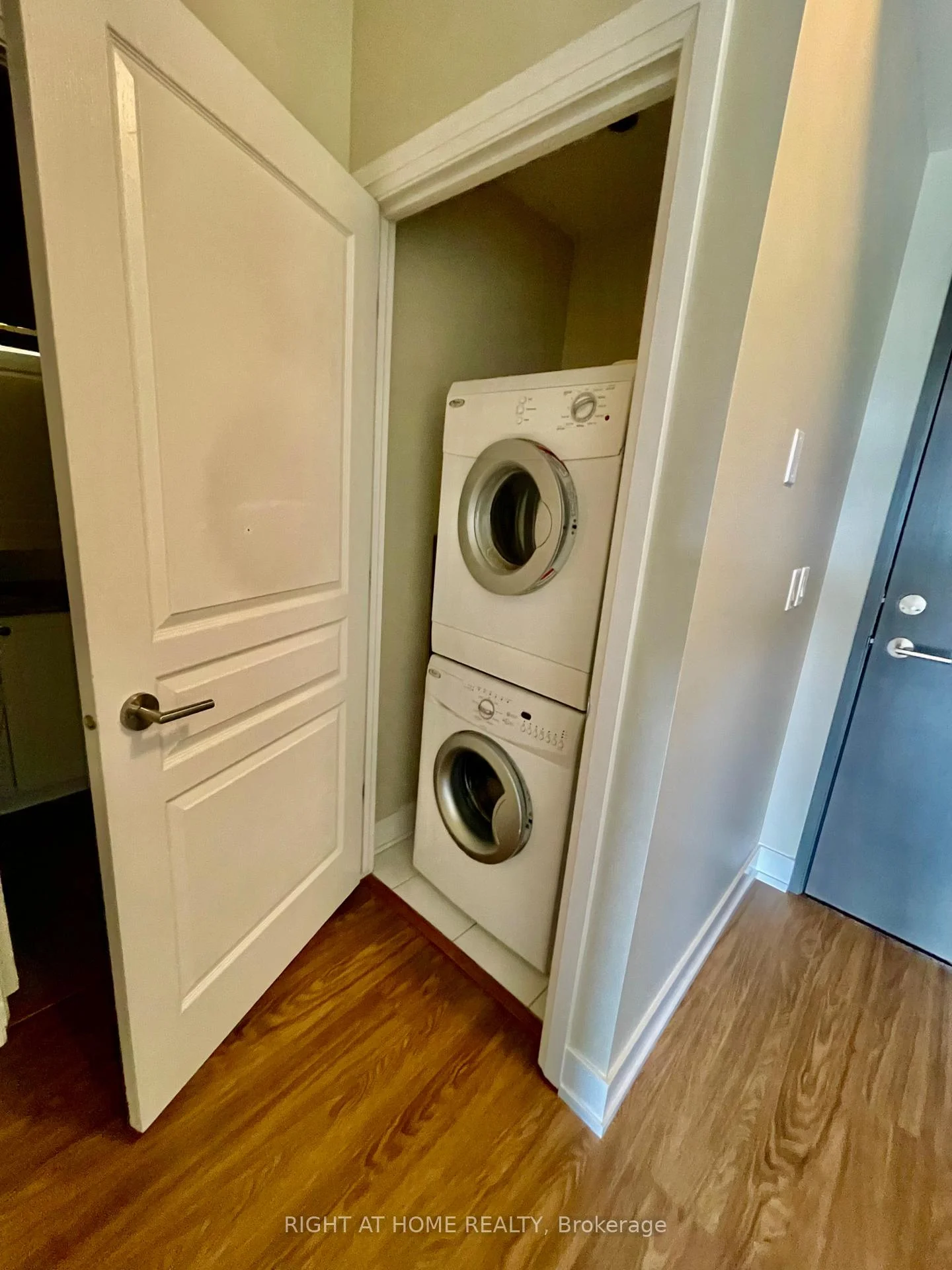 Photo 29 of Unit 708, 118 Holmwood Avenue, Ottawa, Glebe — HOMEH