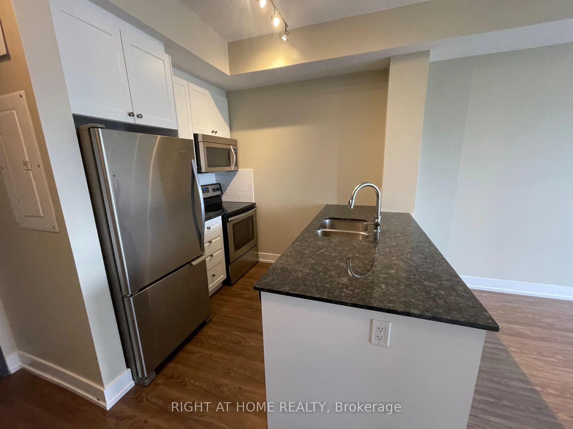 Photo 34 of Unit 708, 118 Holmwood Avenue, Ottawa, Glebe — HOMEH