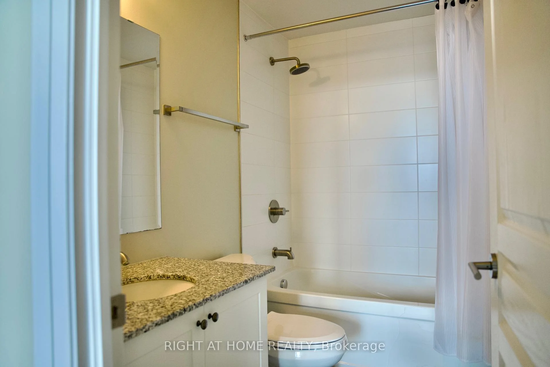 Photo 61 of Unit 708, 118 Holmwood Avenue, Ottawa, Glebe — HOMEH