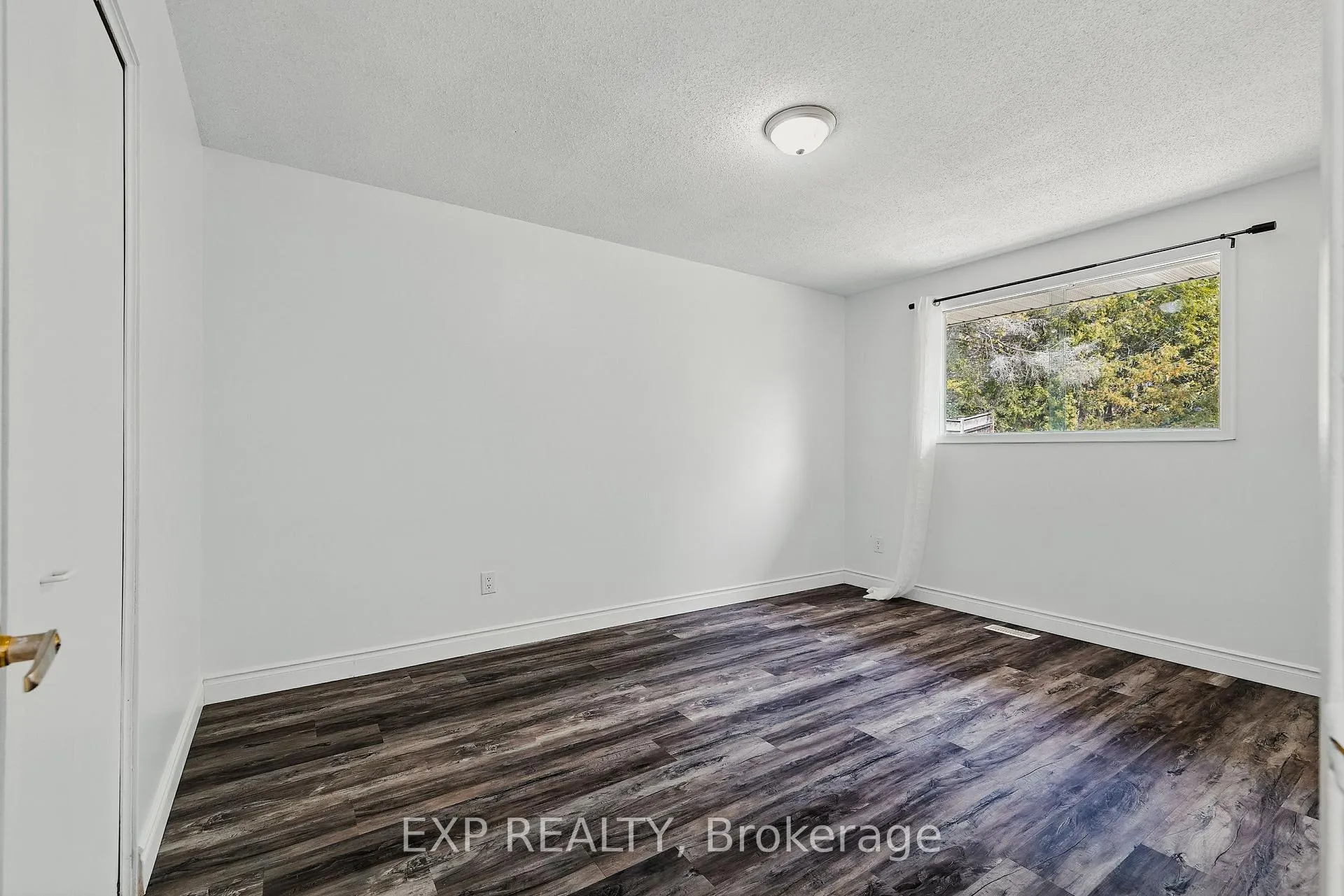 Photo 8 of 310 Southill Drive, Kitchener, Chicopee/Freeport — HOMEH