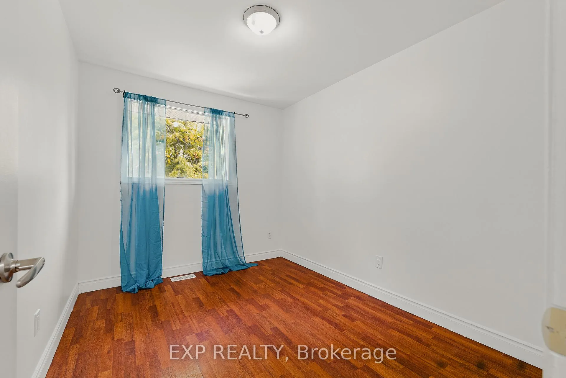 Photo 10 of 310 Southill Drive, Kitchener, Chicopee/Freeport — HOMEH