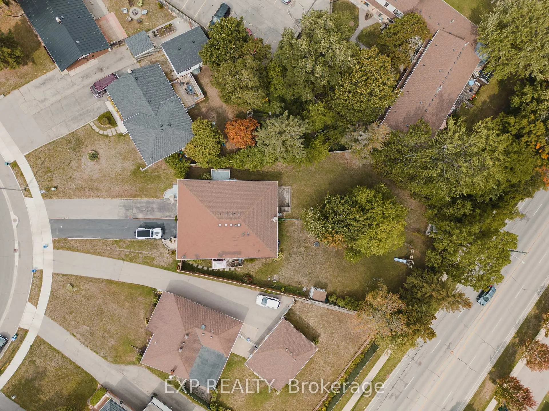 Photo 20 of 310 Southill Drive, Kitchener, Chicopee/Freeport — HOMEH